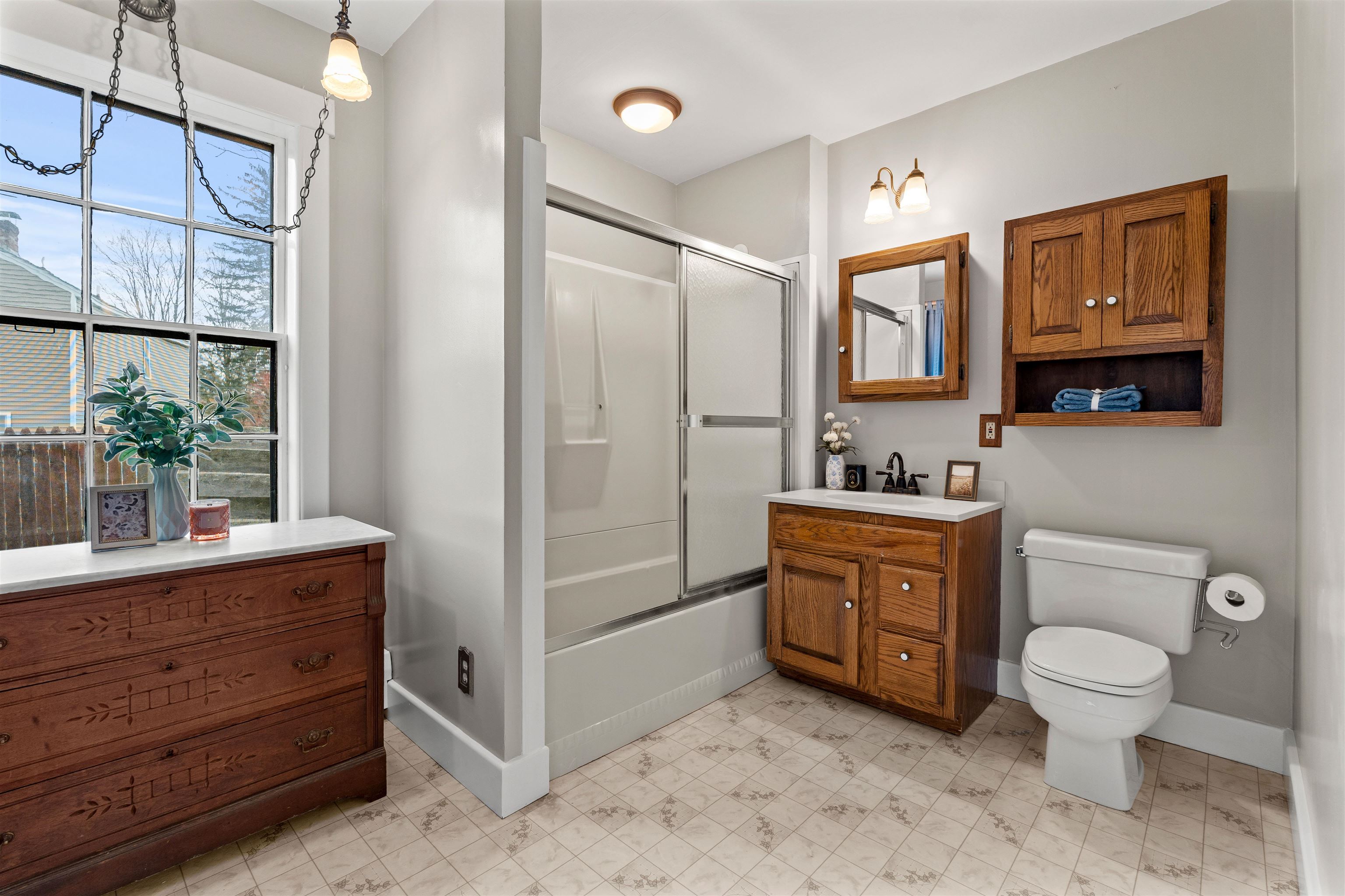 9 Railroad Ave, Newfields, NH 03856