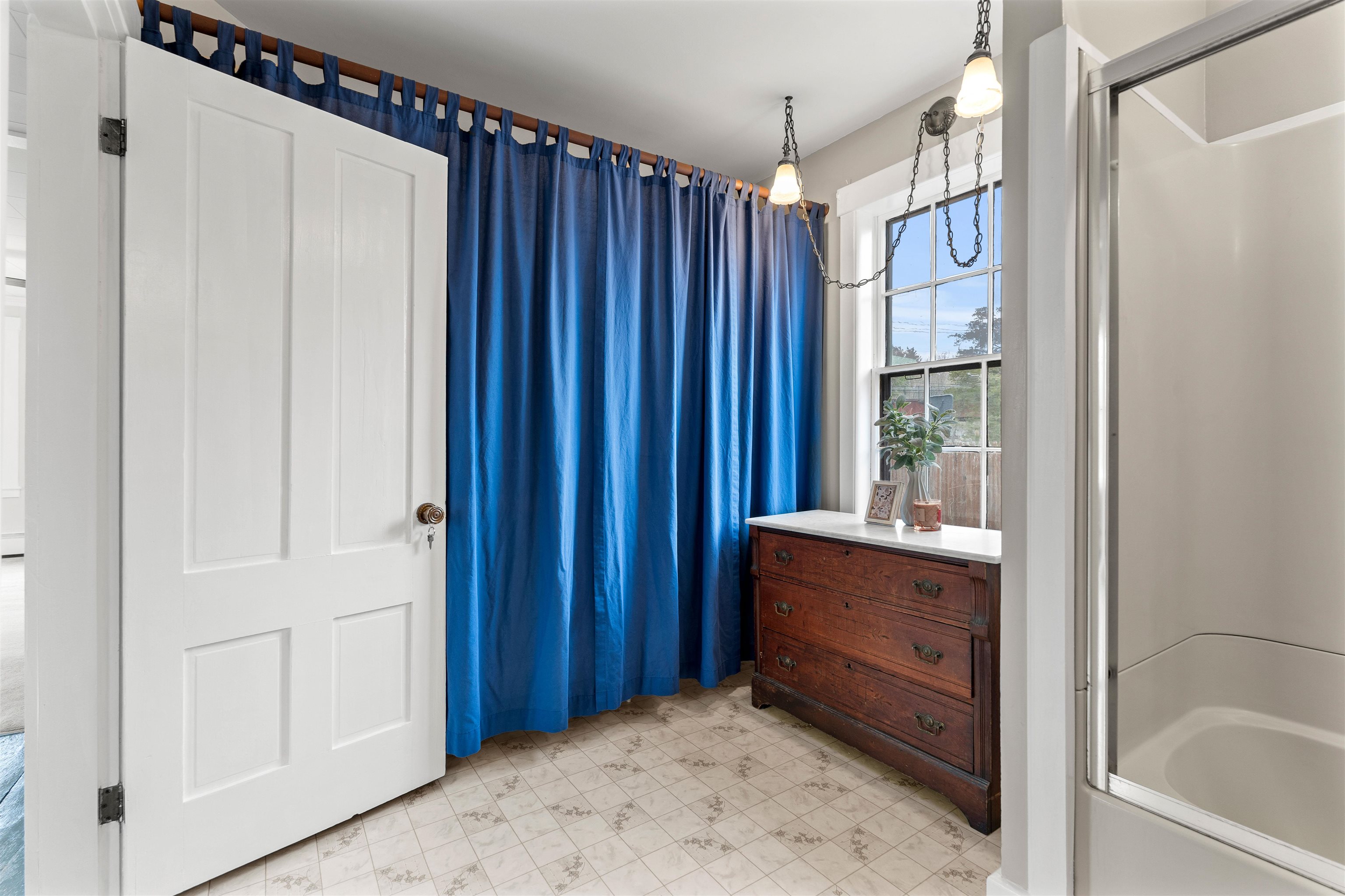 9 Railroad Ave, Newfields, NH 03856