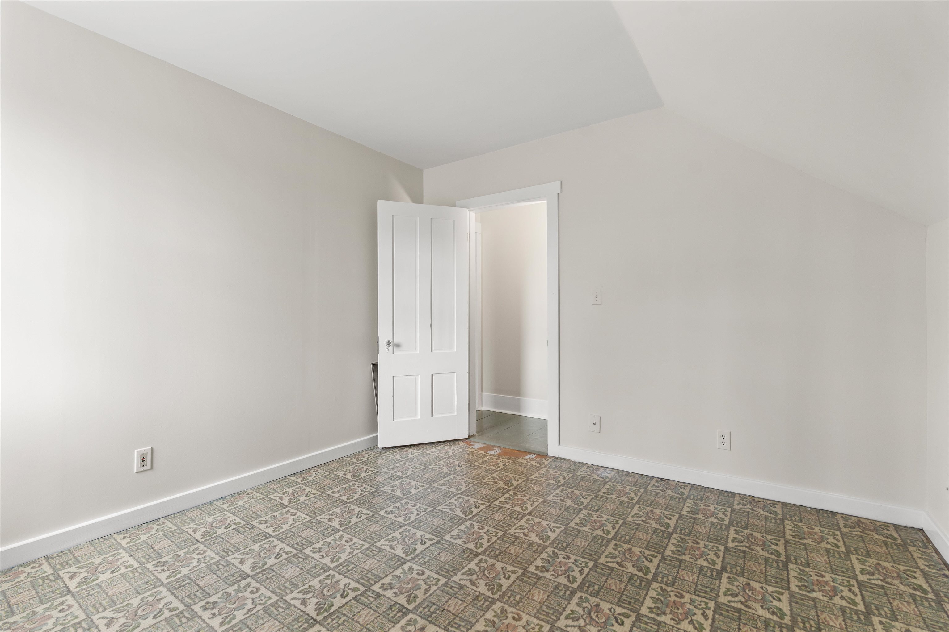 9 Railroad Ave, Newfields, NH 03856