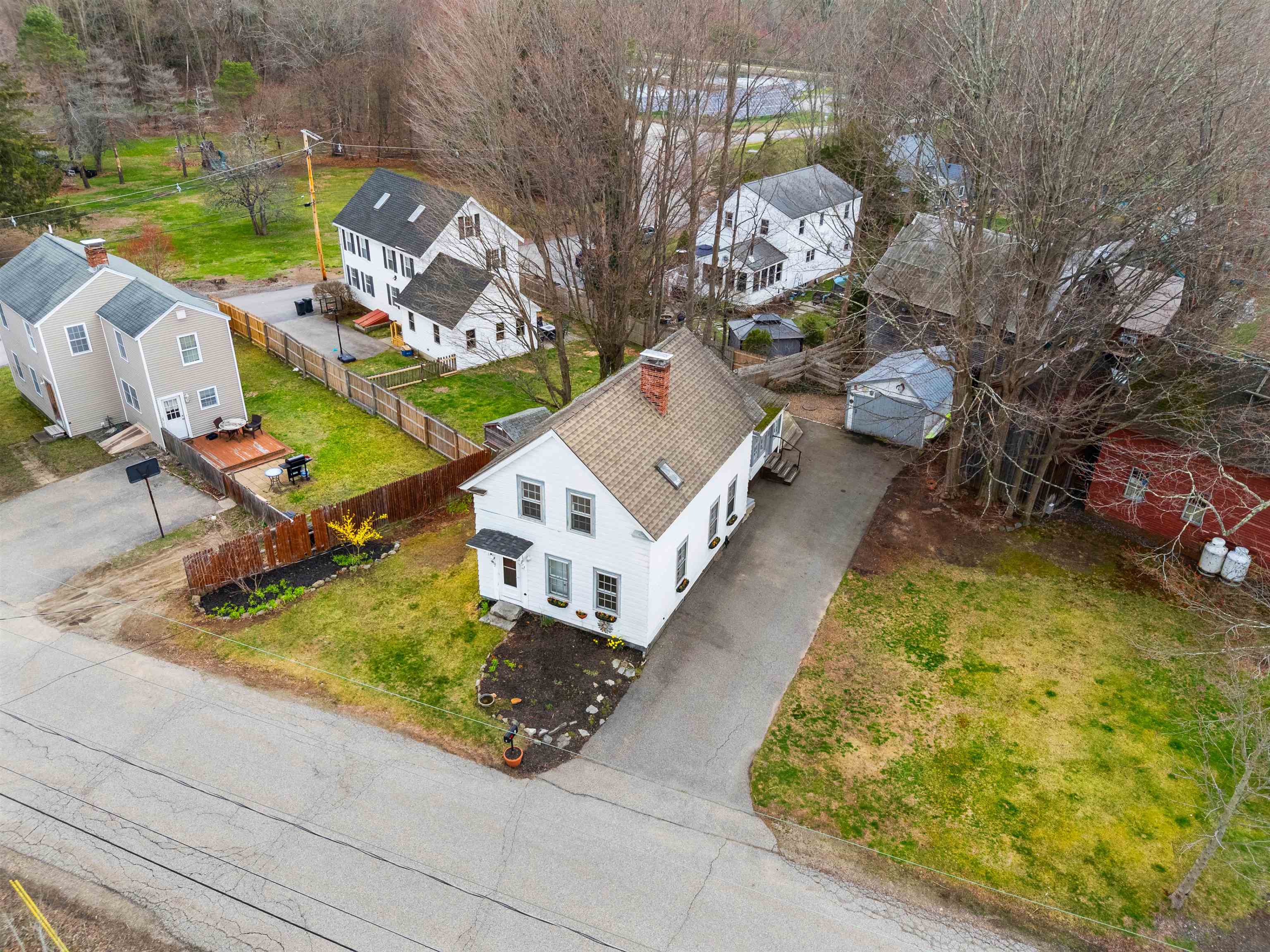 9 Railroad Ave, Newfields, NH 03856