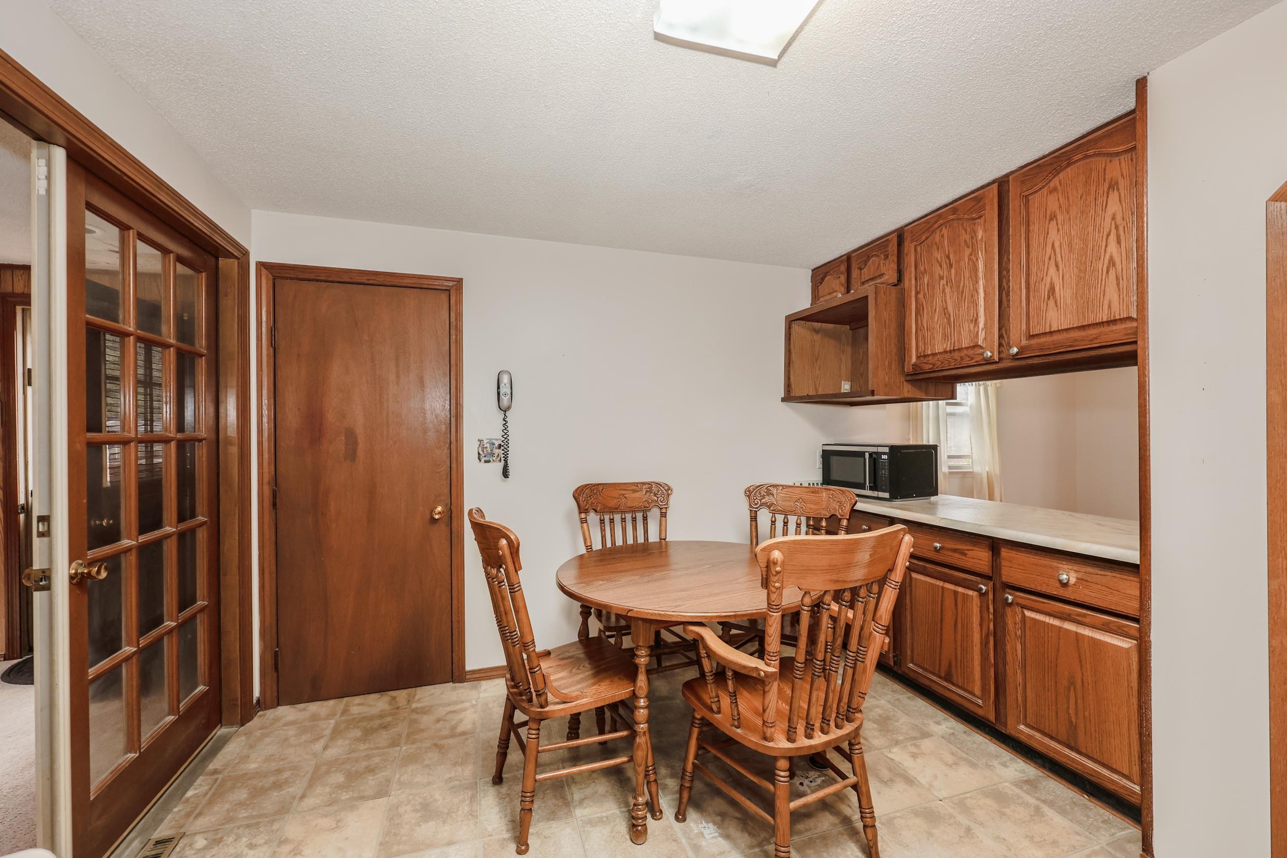 37 Country Club Ln, Merrimack, NH 03054