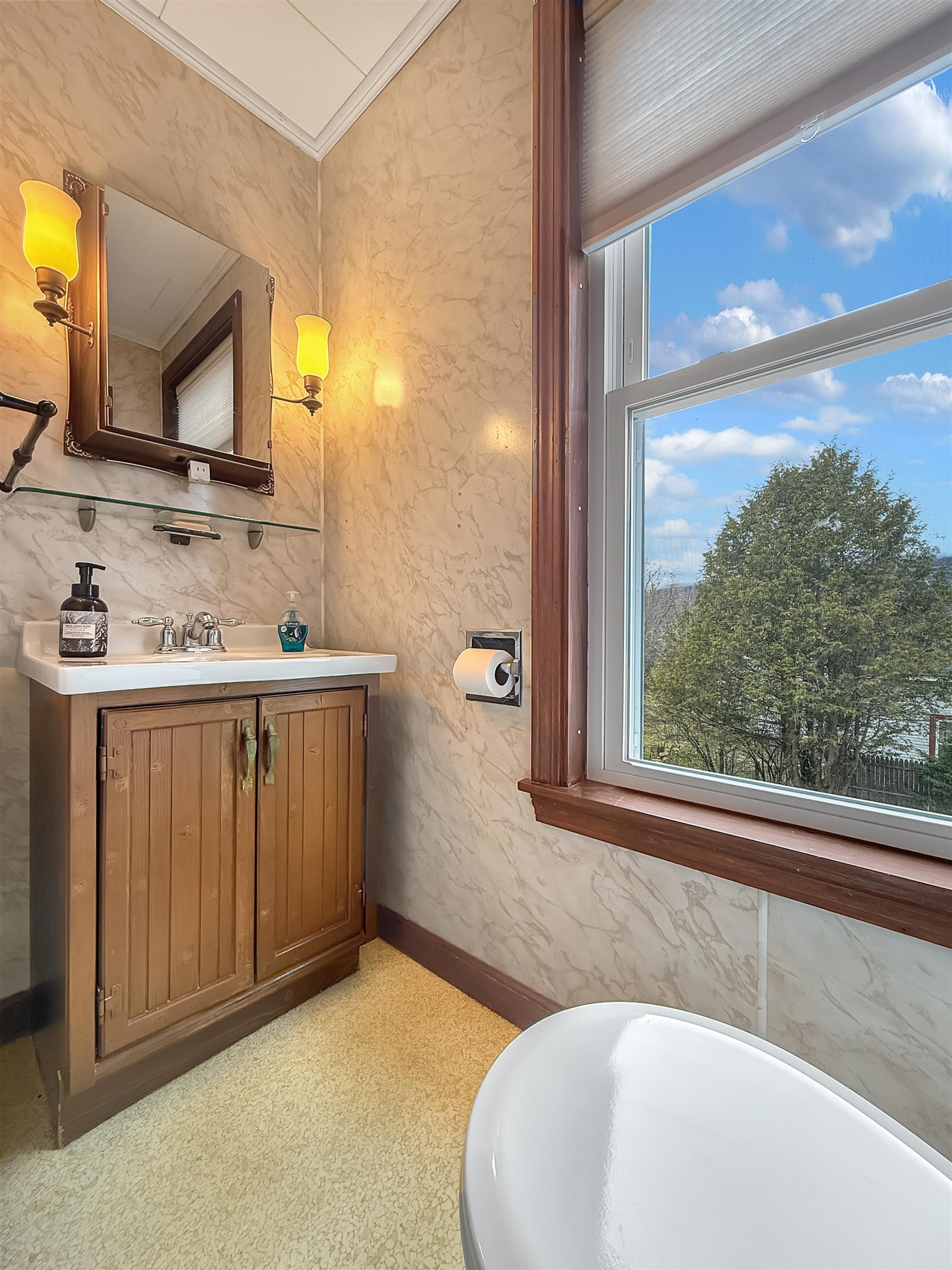 58 Pleasant St, Colebrook, NH 03576