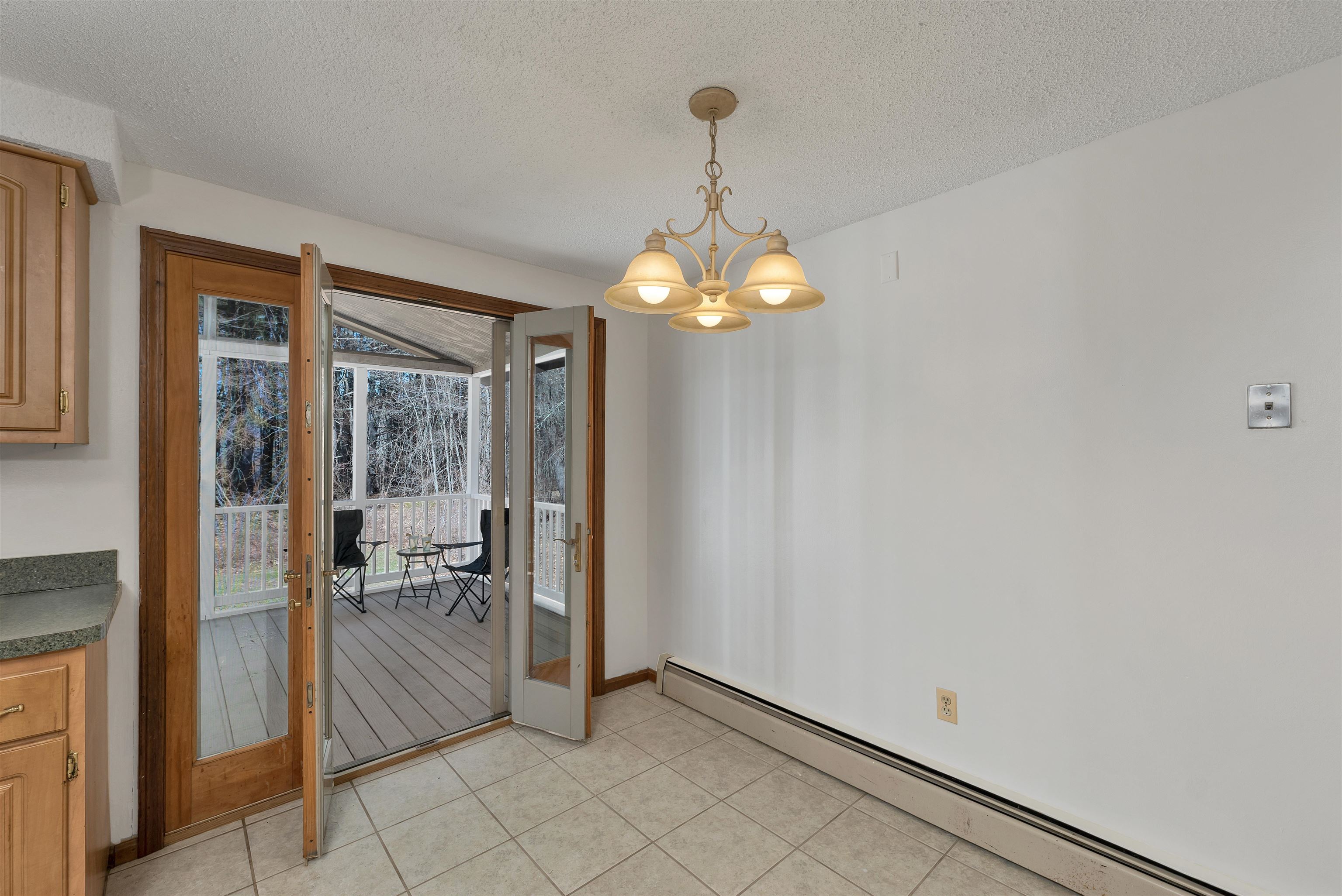 4 Schoolhouse Rd, Amherst, NH 03031