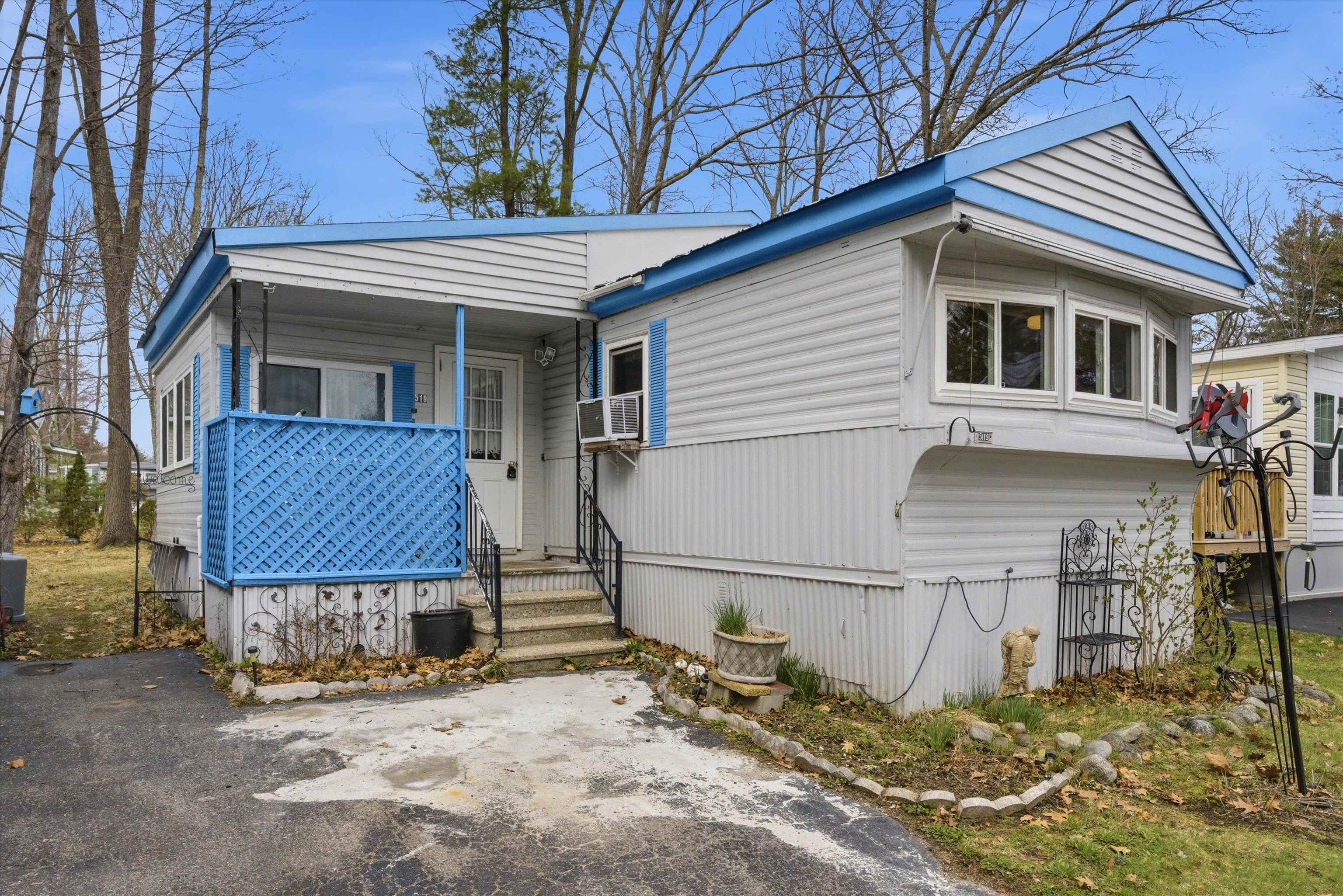 519 Canterbury Dr, Exeter, NH 03833