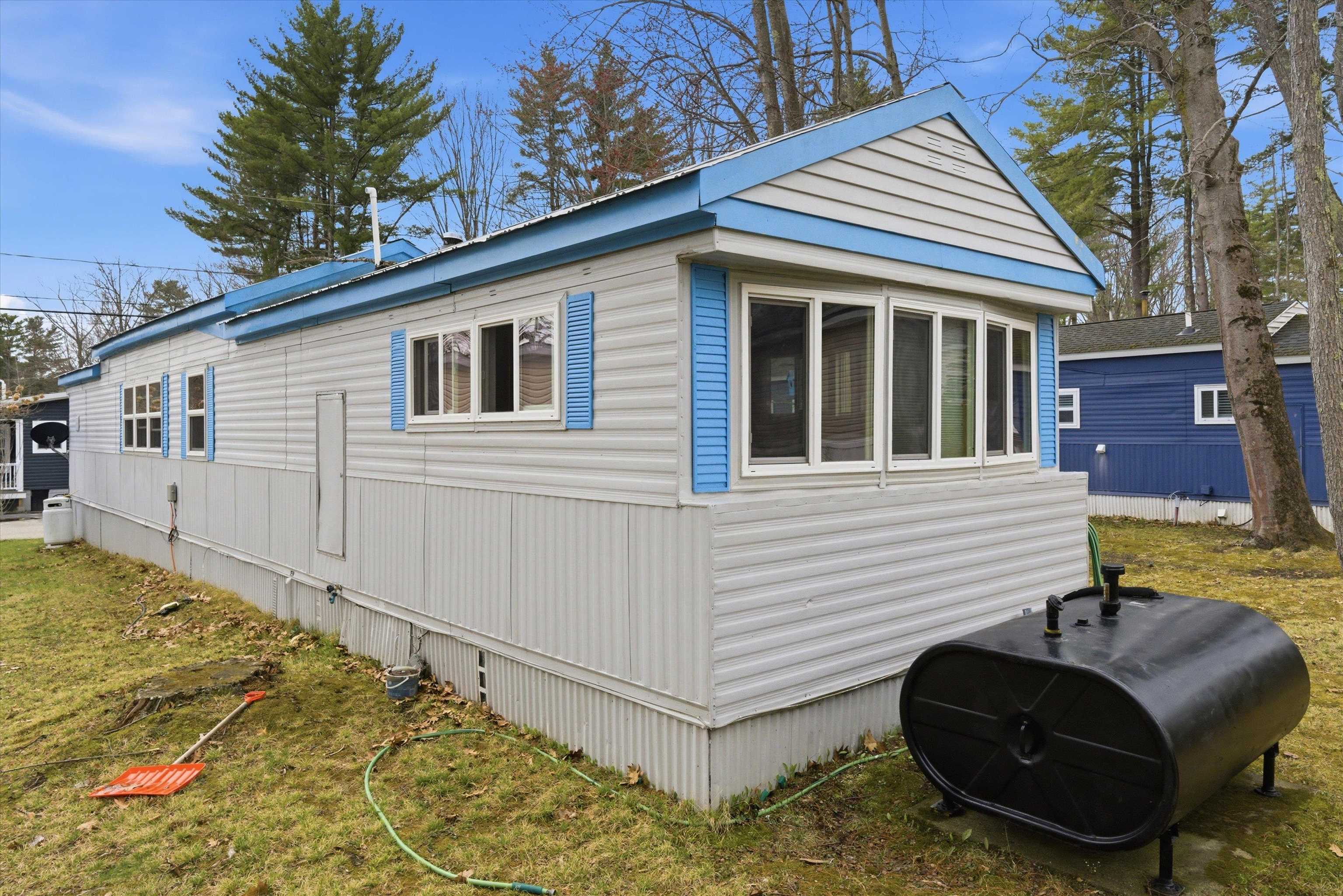 519 Canterbury Dr, Exeter, NH 03833