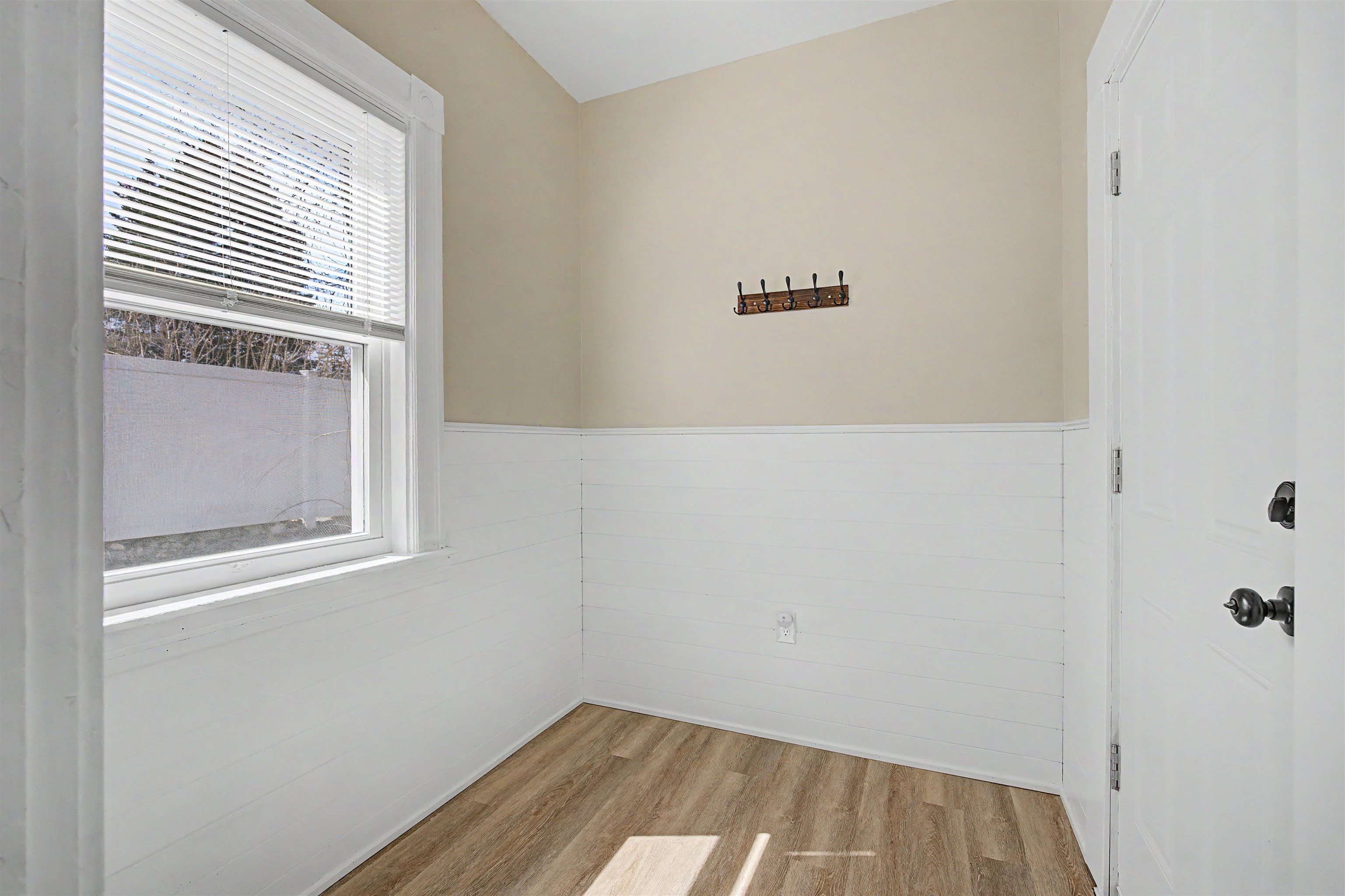 118 W Hillcrest Ave, Manchester, NH 03103