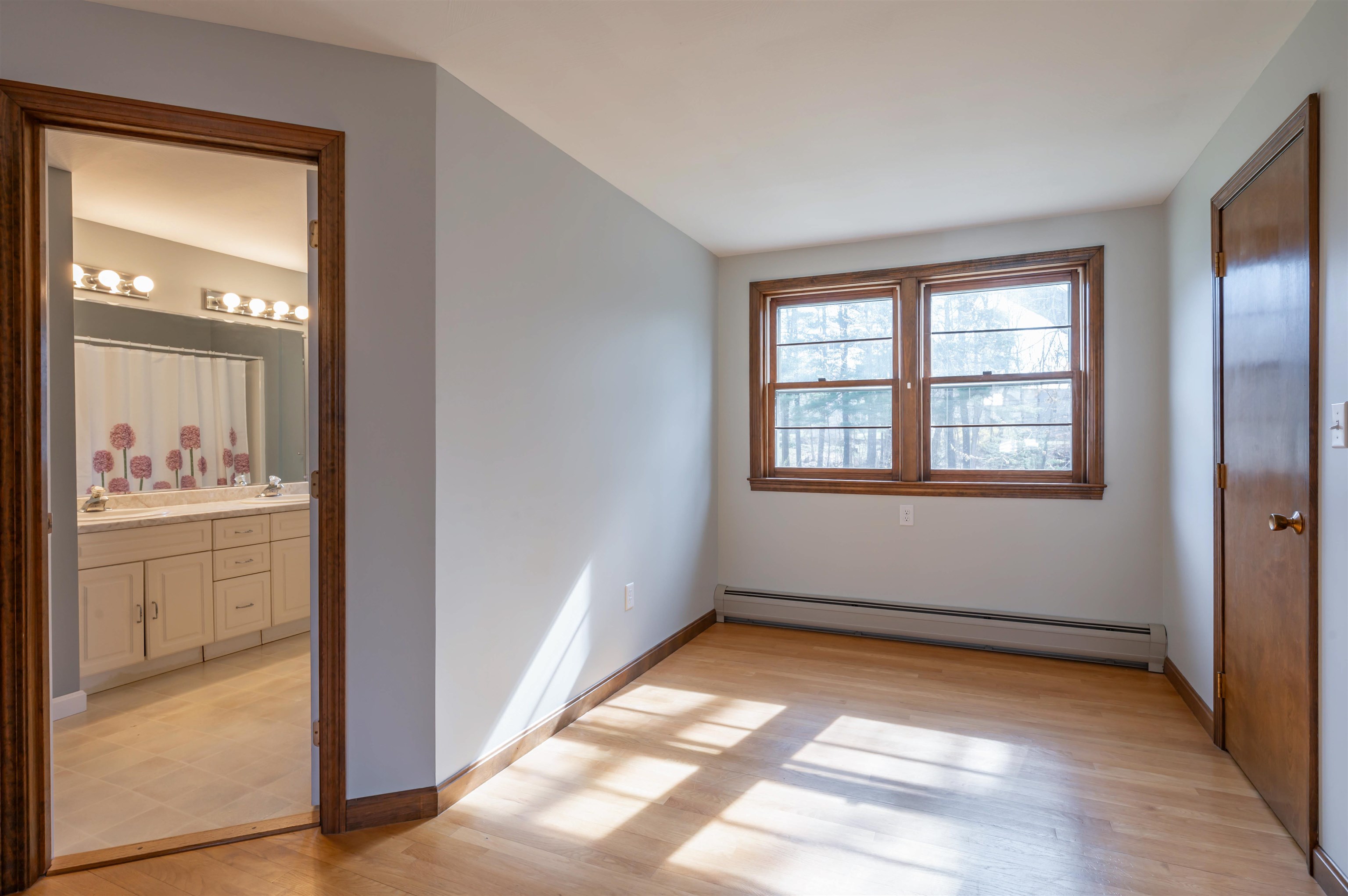 422 Main Dunstable Rd, Nashua, NH 03063