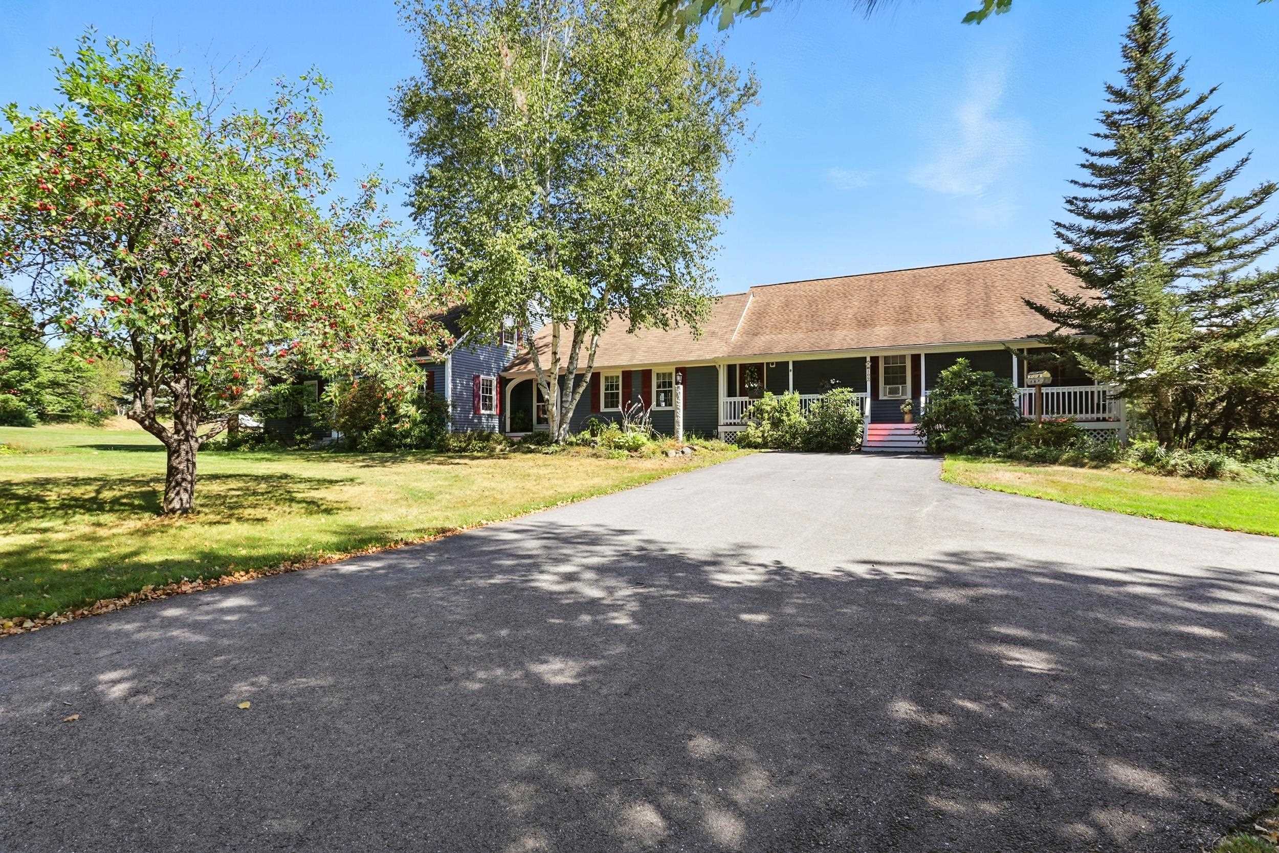 109 Old Centre Rd, Deerfield, NH 03037