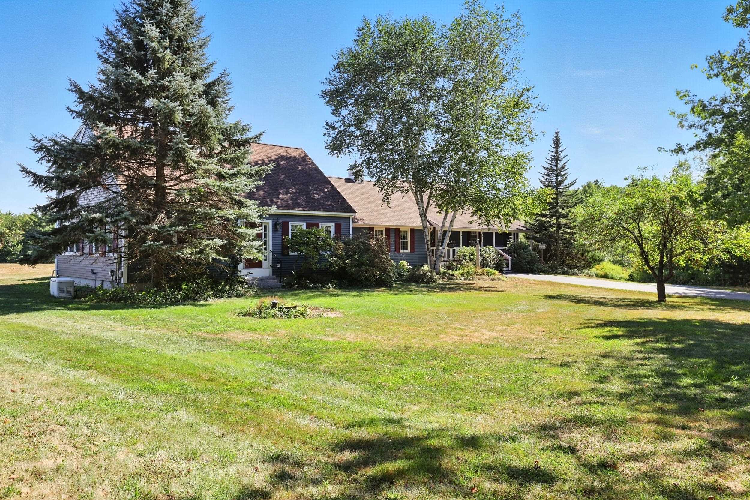 109 Old Centre Rd, Deerfield, NH 03037