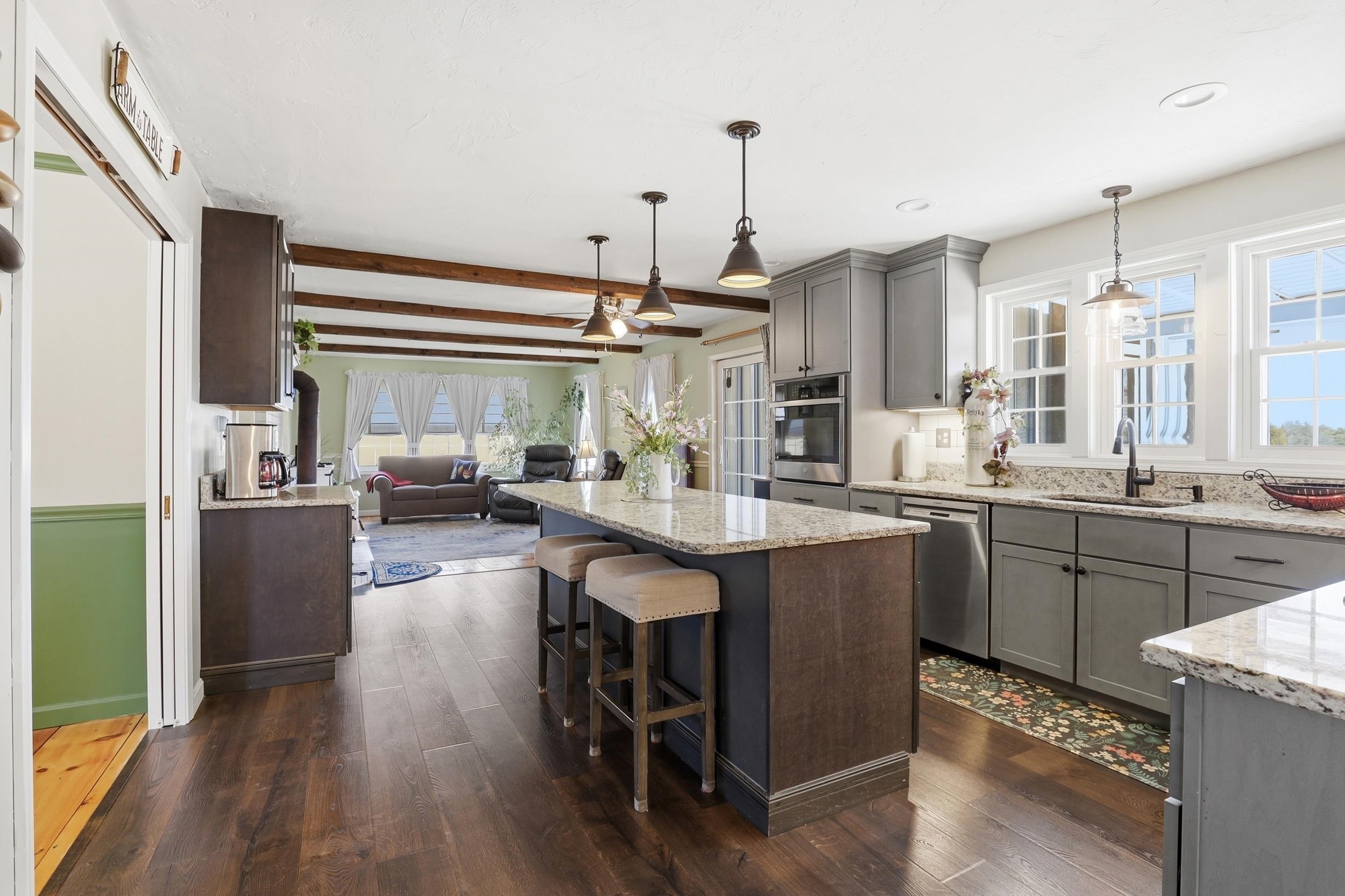 109 Old Centre Rd, Deerfield, NH 03037