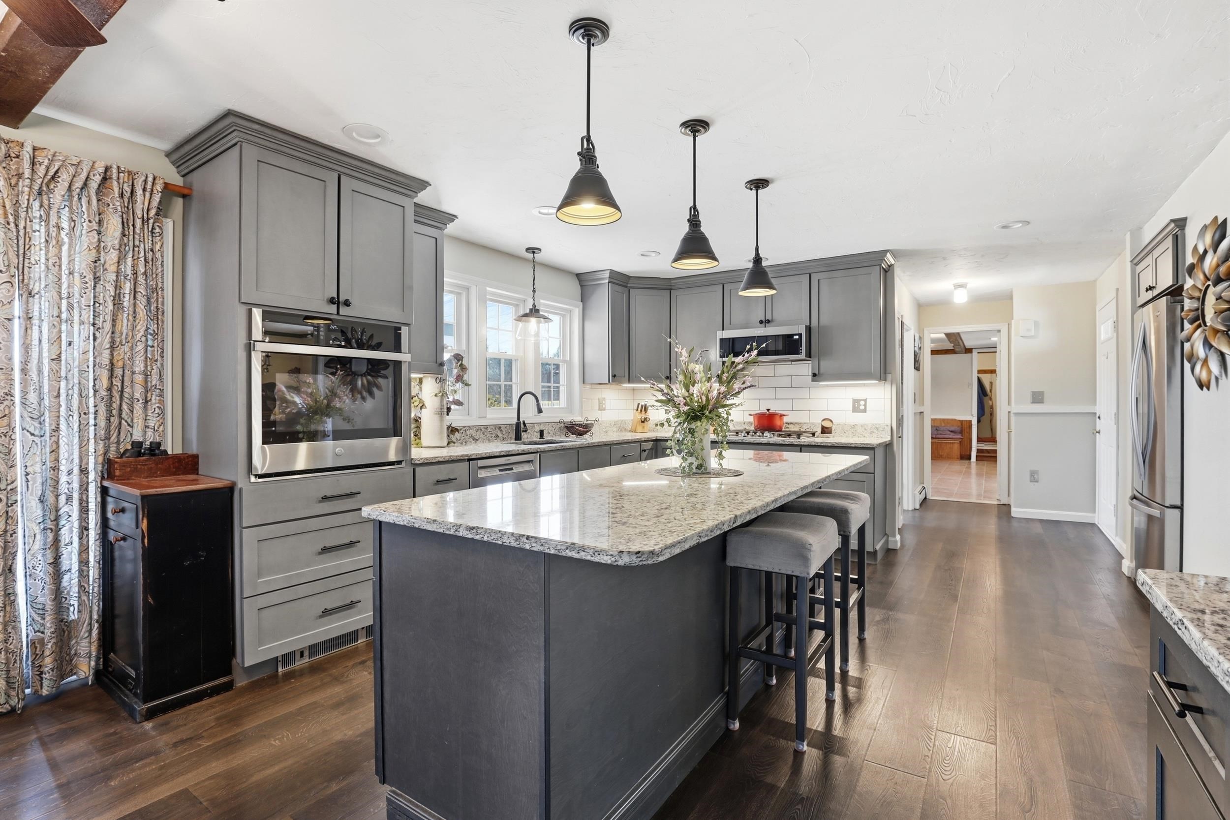 109 Old Centre Rd, Deerfield, NH 03037