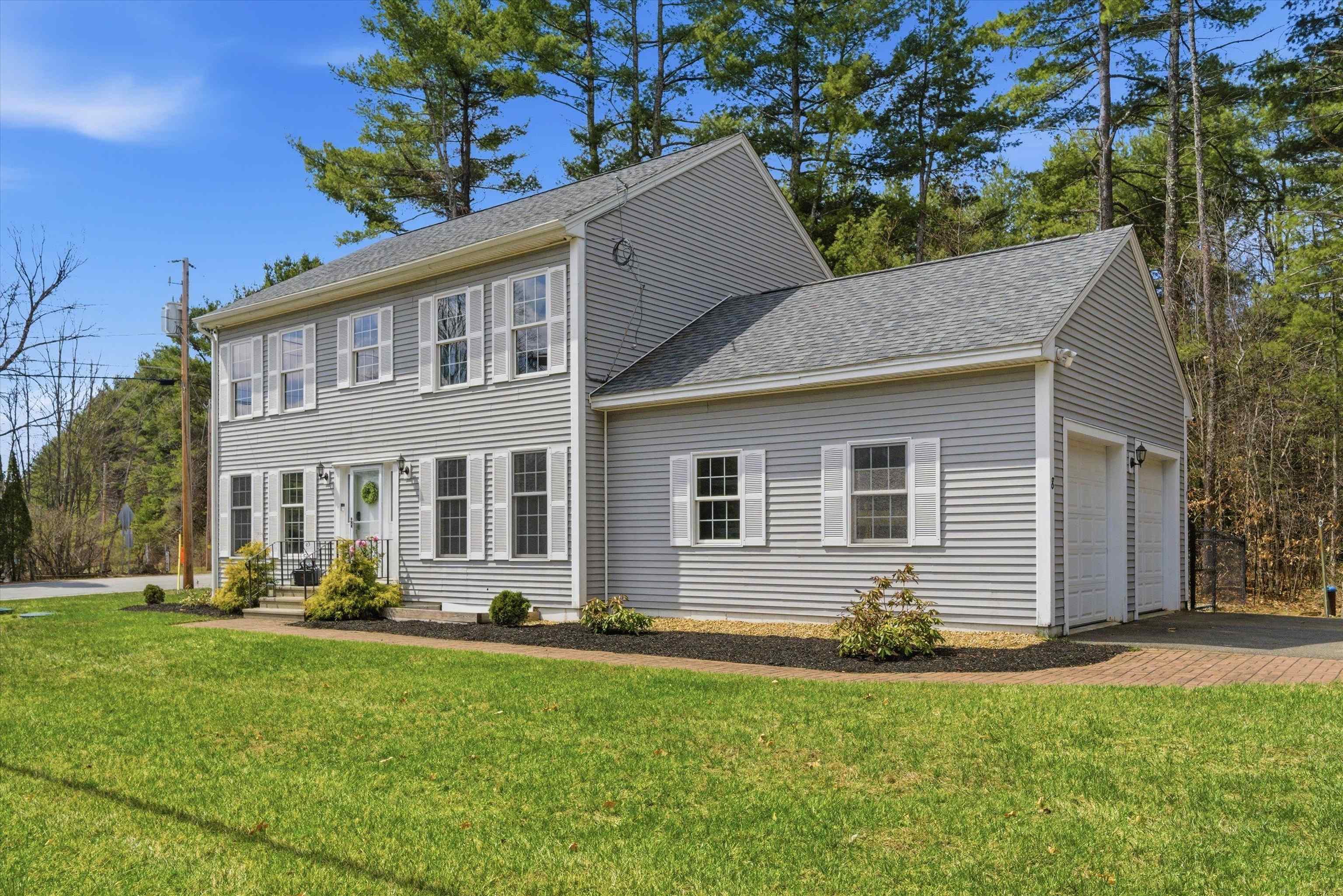 8 Matthews Rd, Swanzey, NH 03446