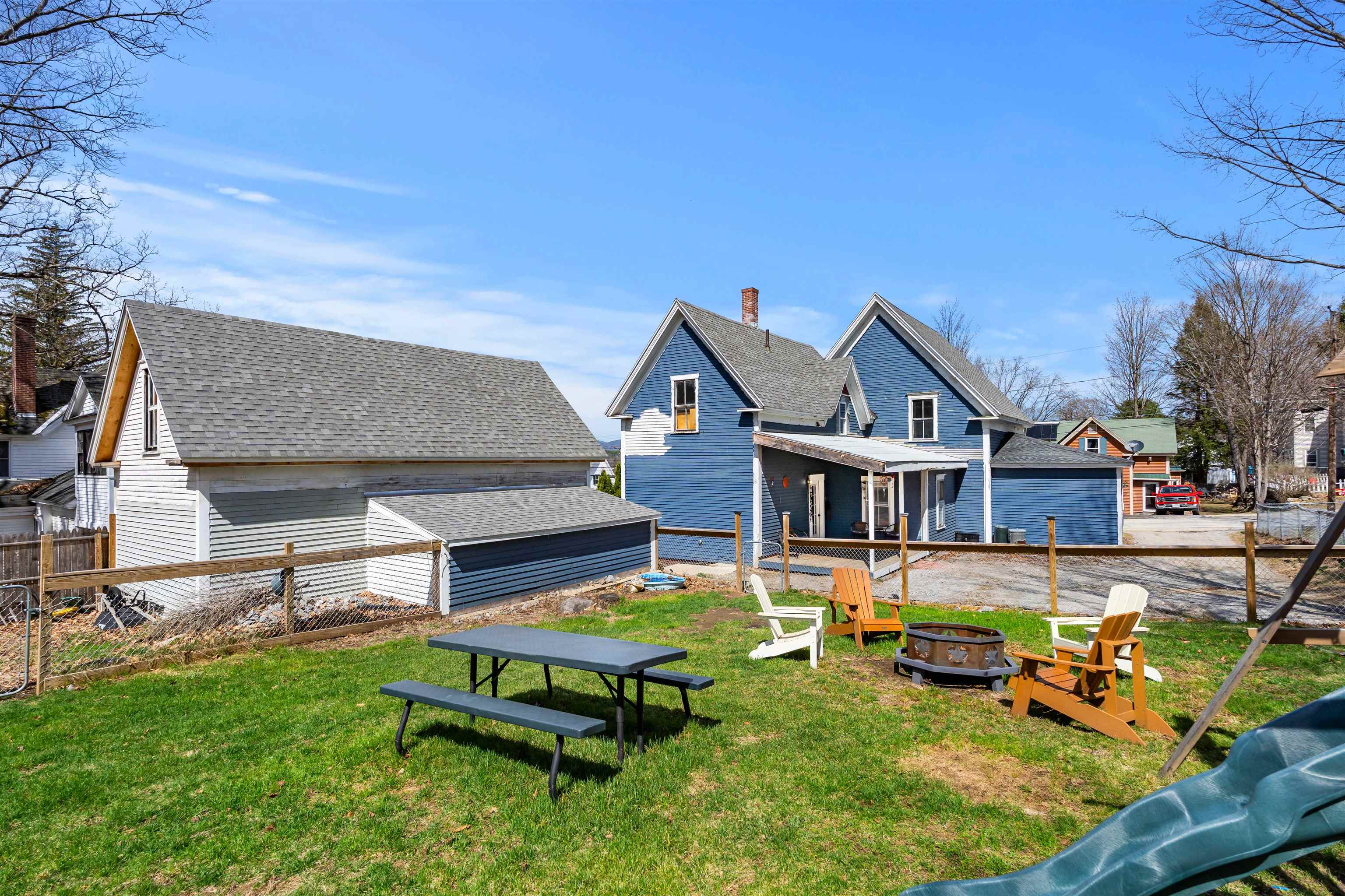 11 Pine St, Franklin, NH 03235