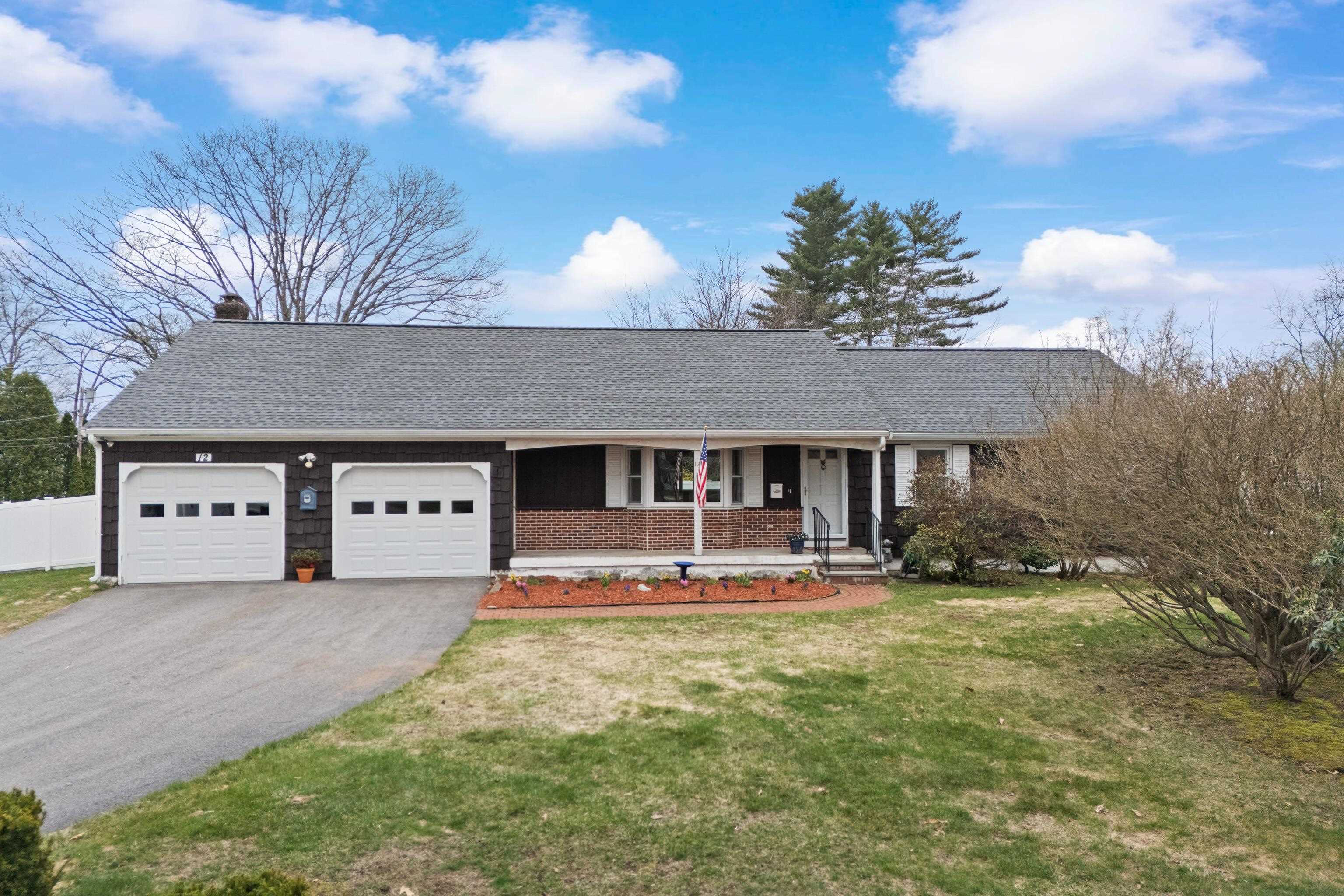 12 Colonial Cir, Hampton, NH 03842-3317