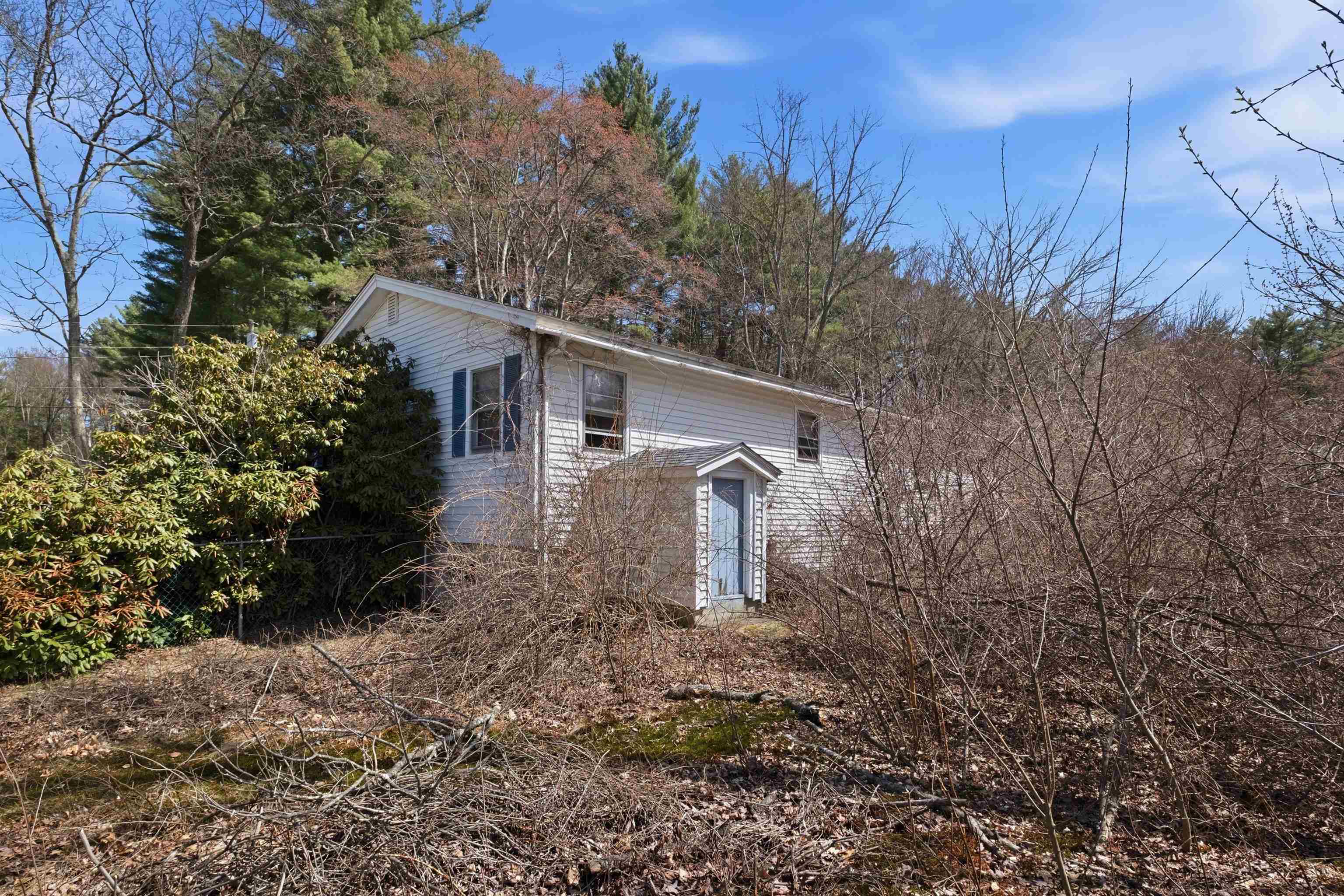 11 Thompson Ave, Hooksett, NH 03106