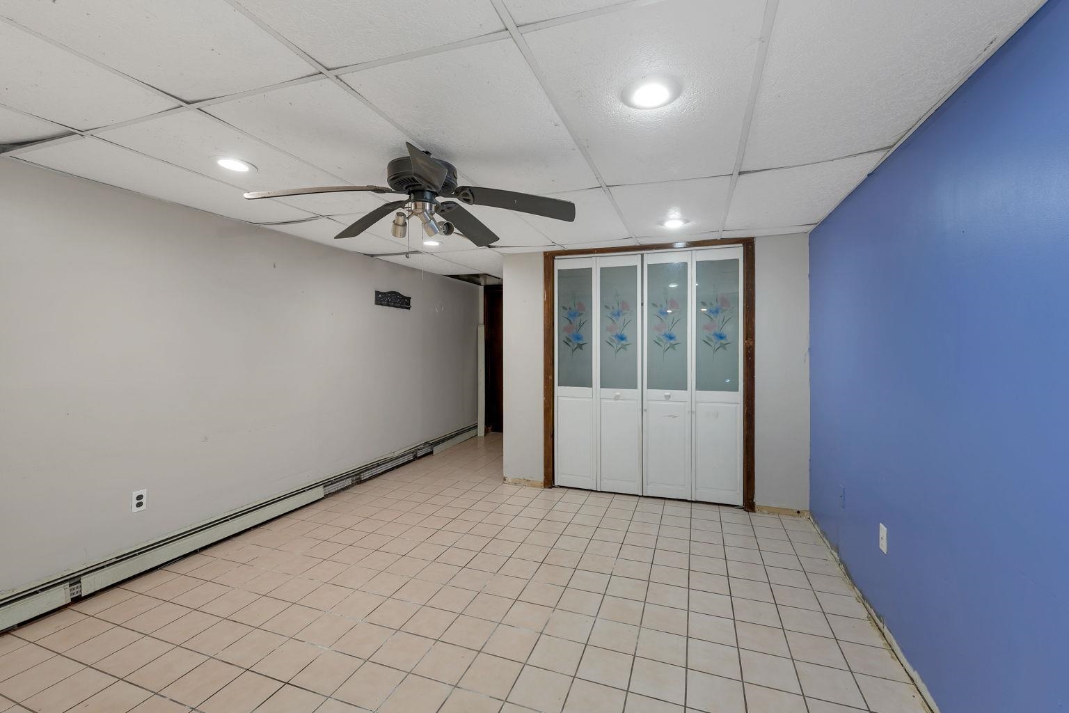 3 Lancaster Dr, Londonderry, NH 03053