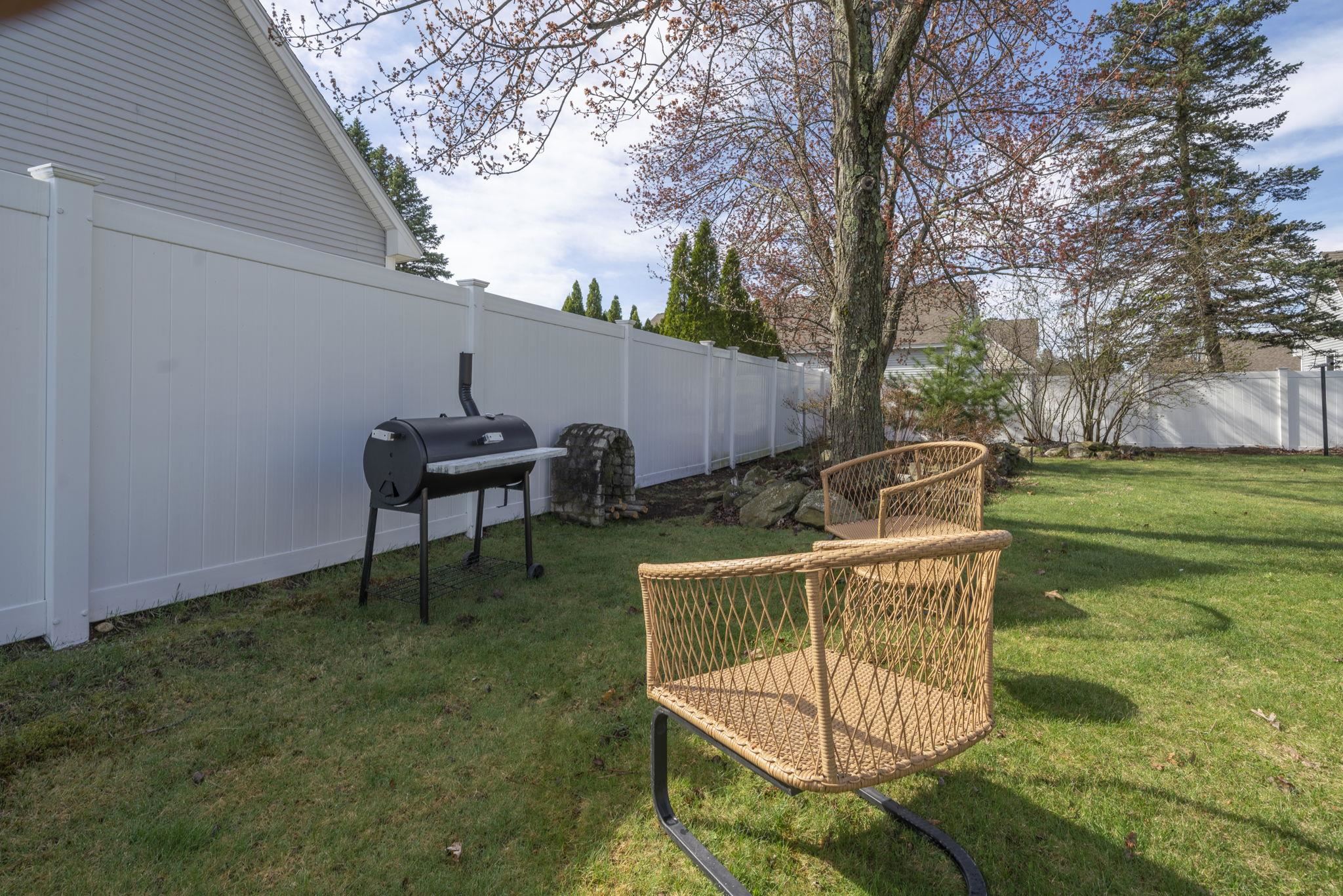 734 W Hollis St, Nashua, NH 03062