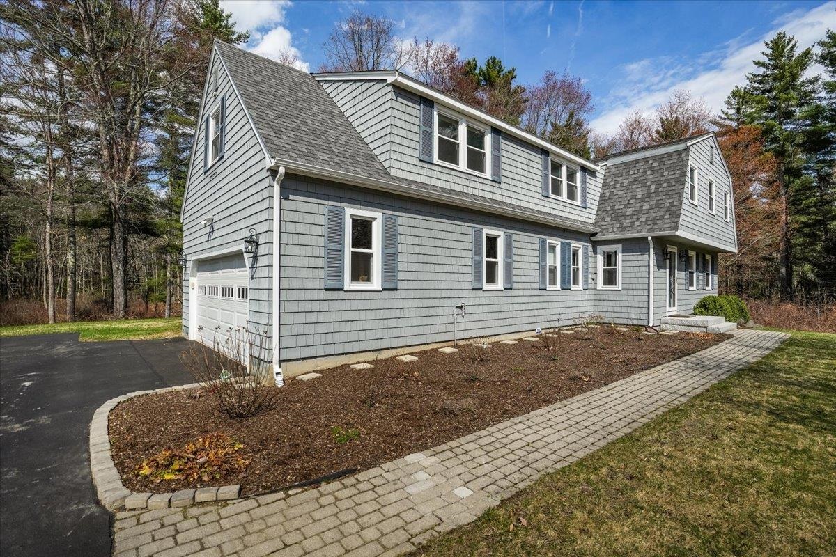 20 French Ct, Merrimack, NH 03054