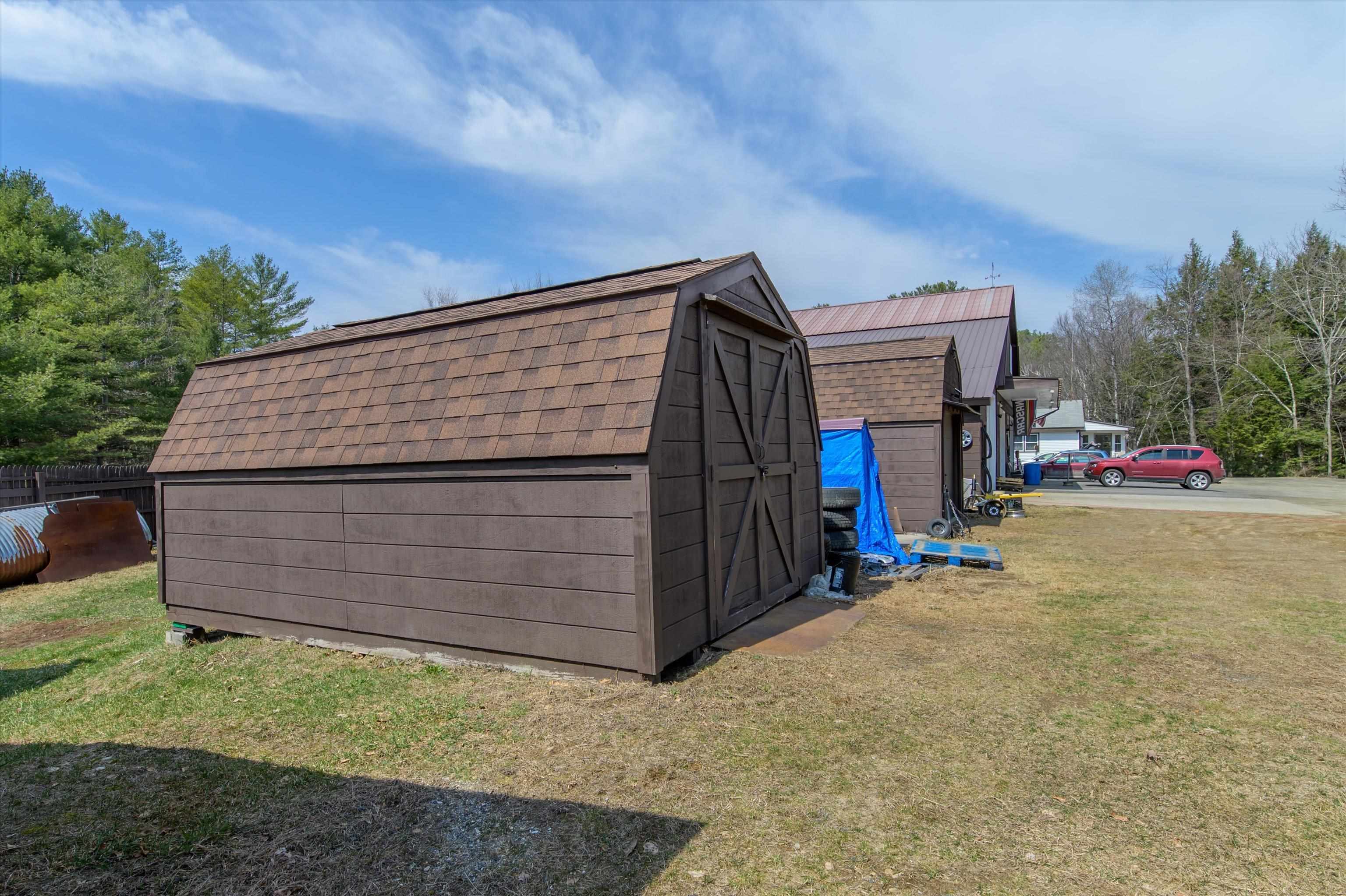 Outbuildings 25046332