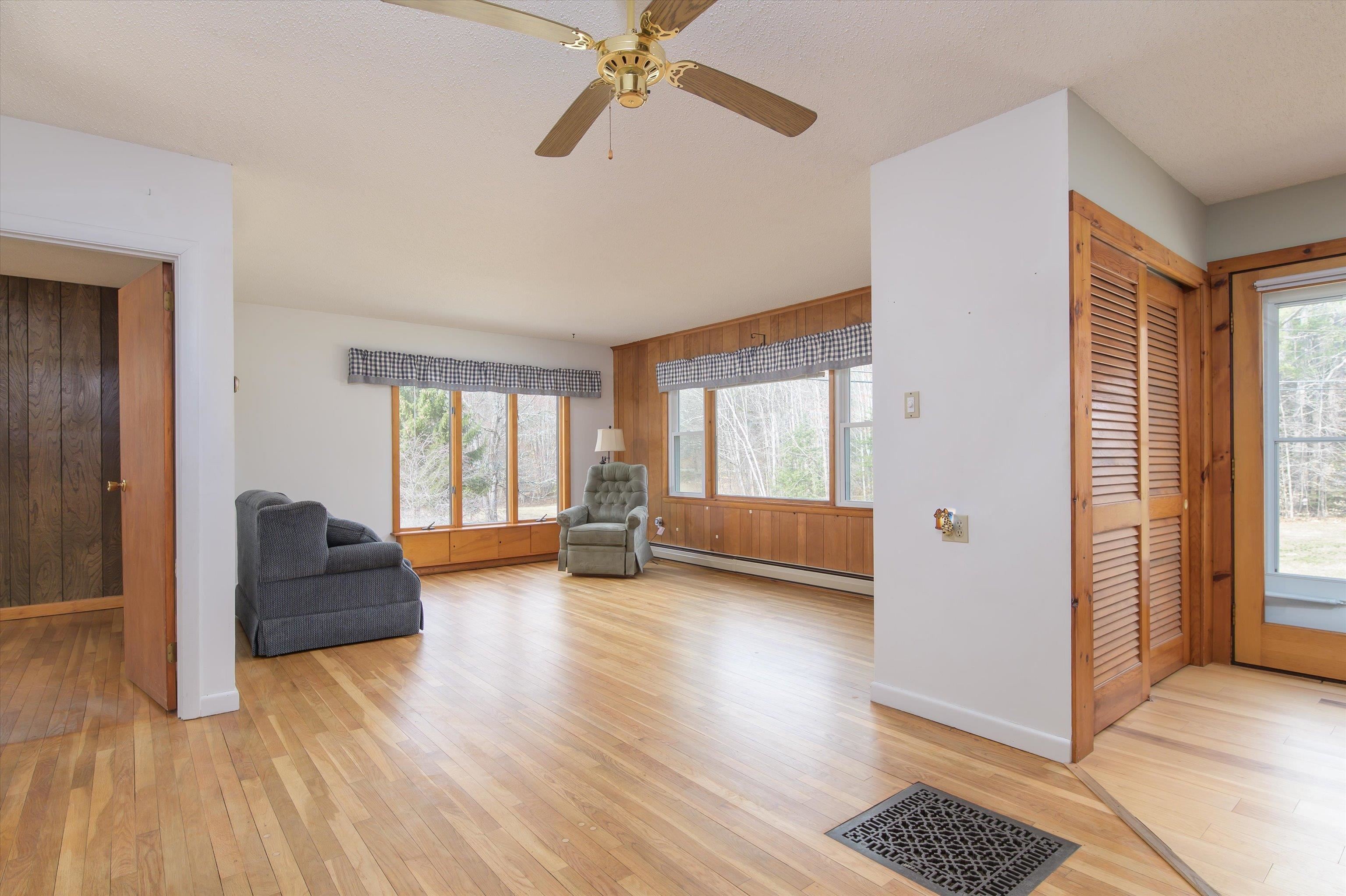 Living Room 25046362