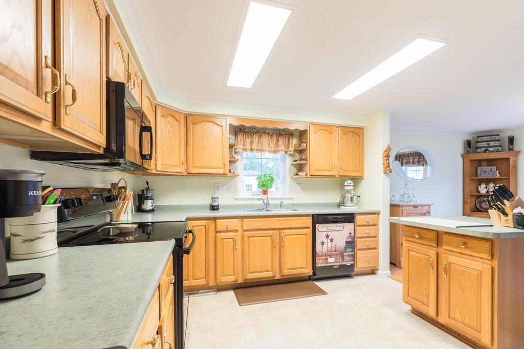 26 Watercress Dr, Rochester, NH 03868