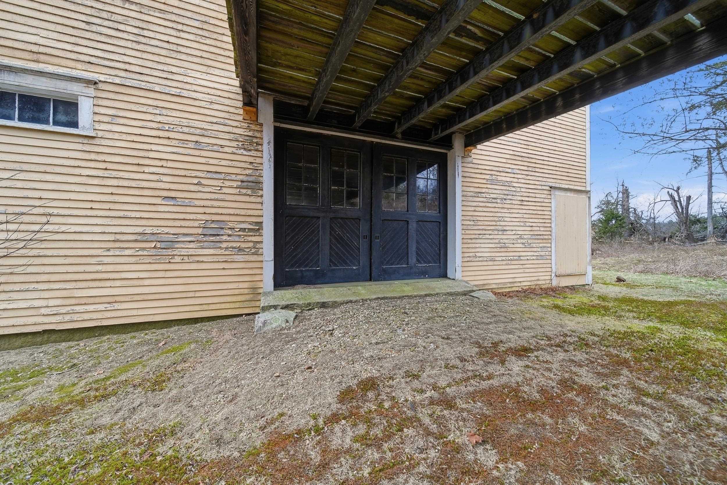 117 New Boston Rd, Bedford, NH 03110