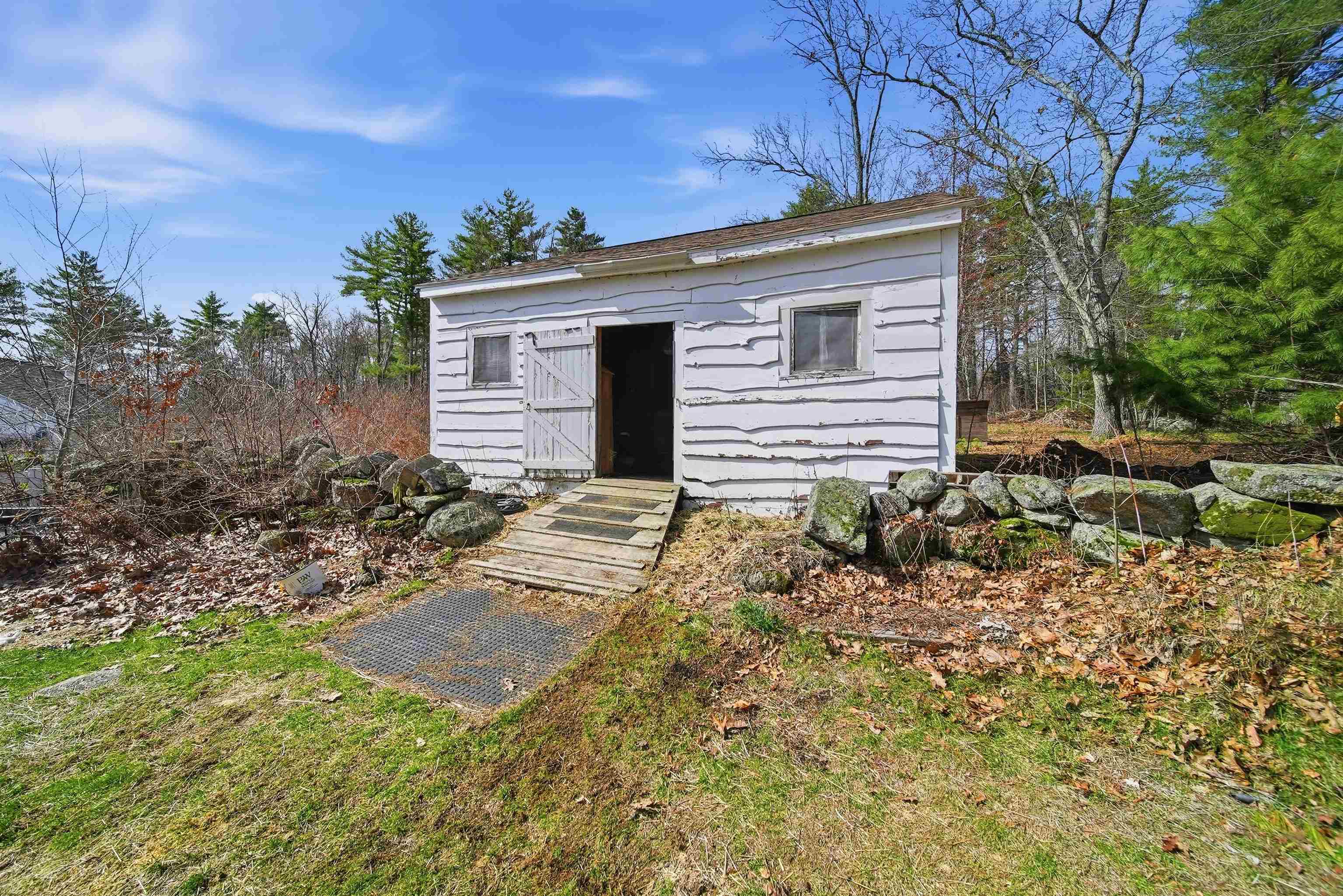 209 Hooksett Rd, Auburn, NH 03032