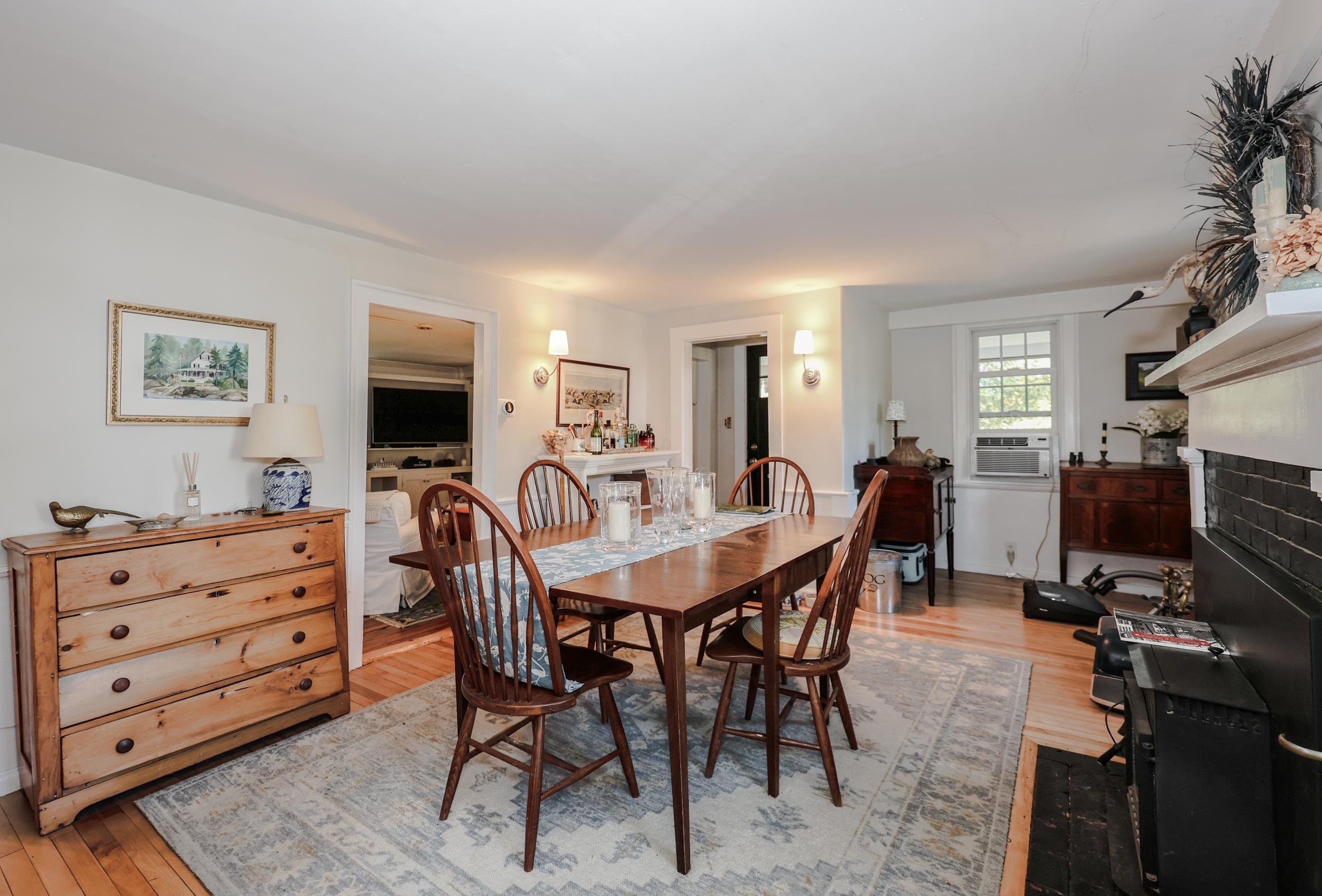 89 Old Henniker Rd, Hopkinton, NH 03229