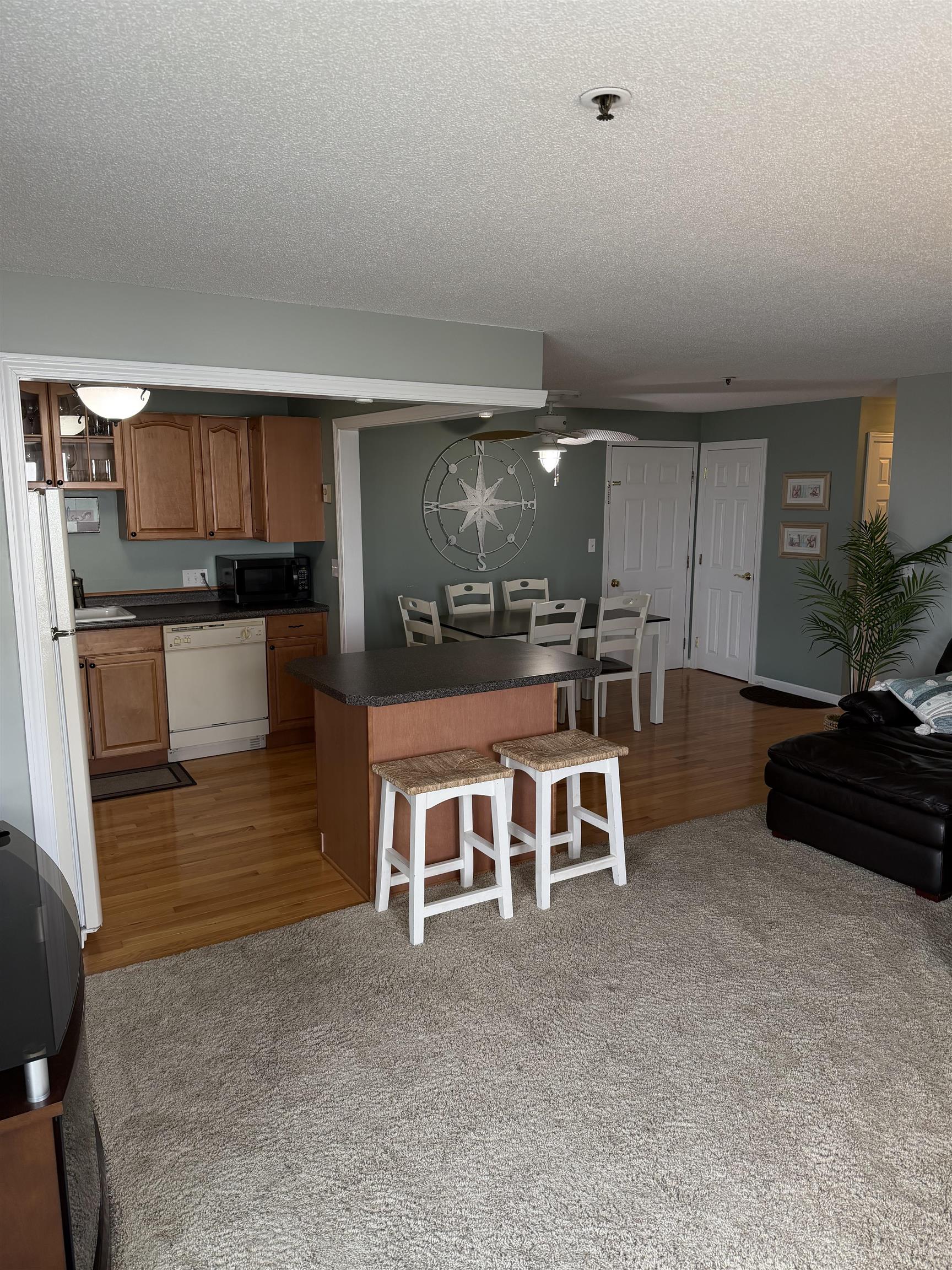 493 Ocean Blvd, Hampton, NH 03842