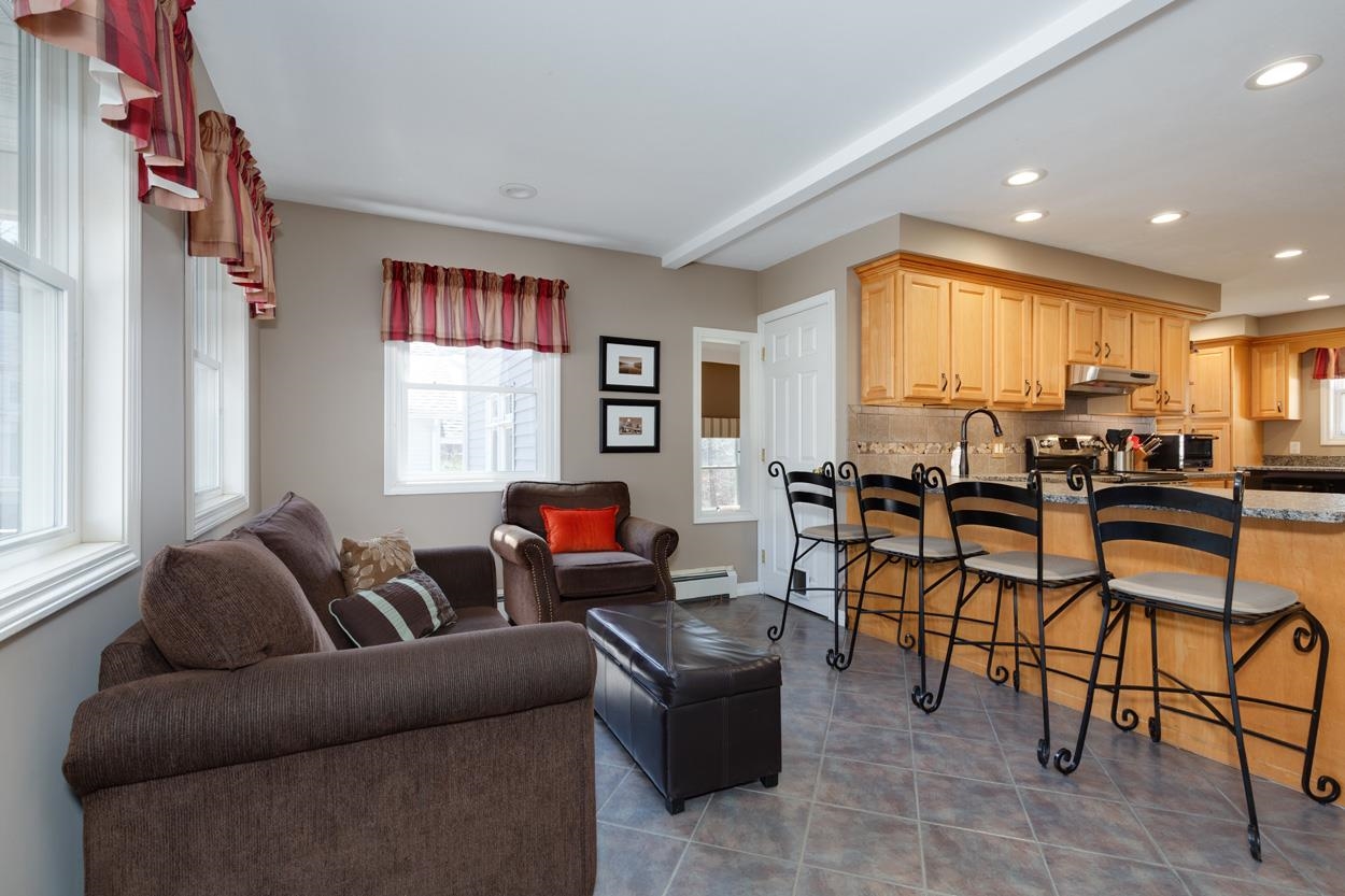 131 High Range Rd, Londonderry, NH 03053