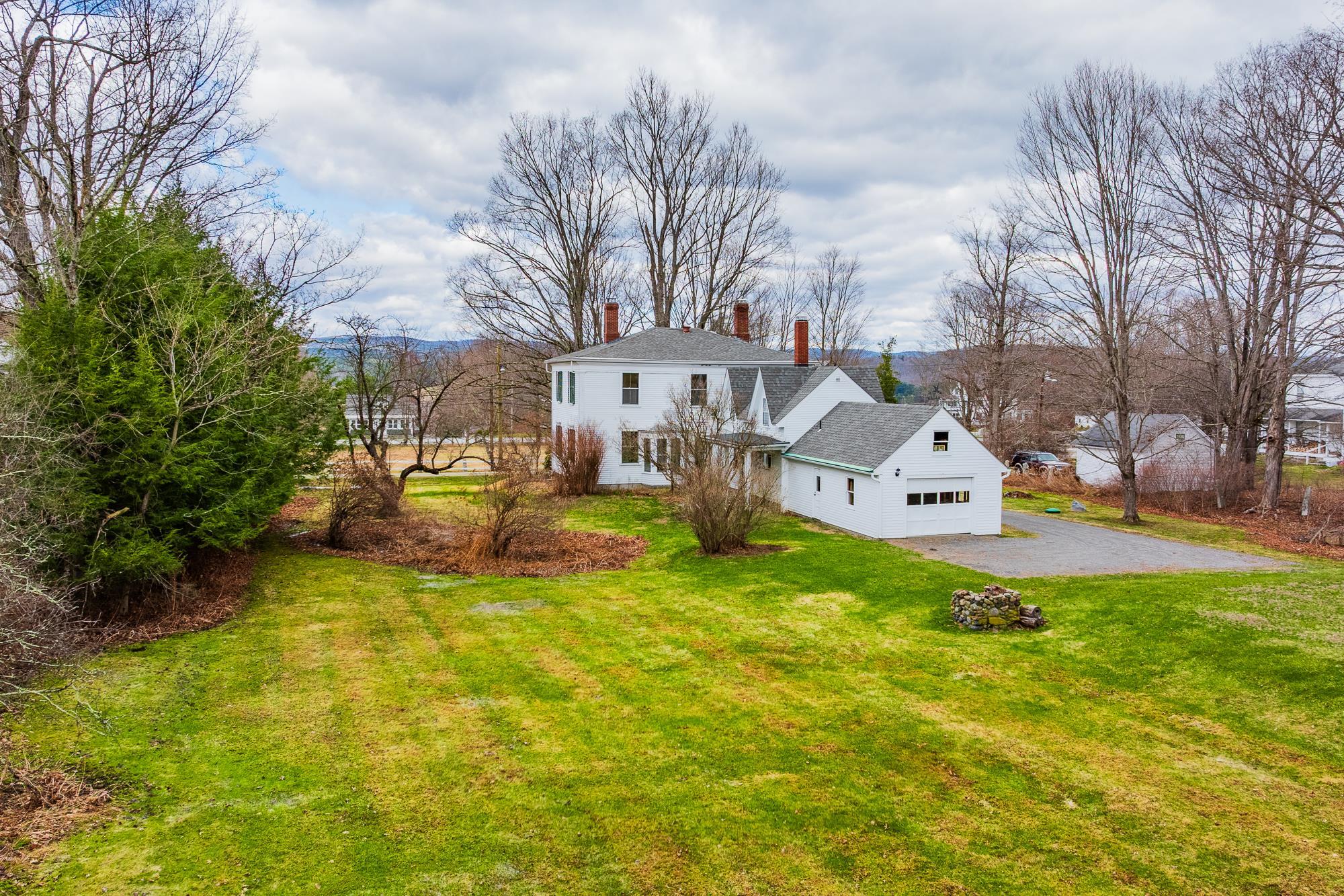 52 School St, Haverhill, NH 03765