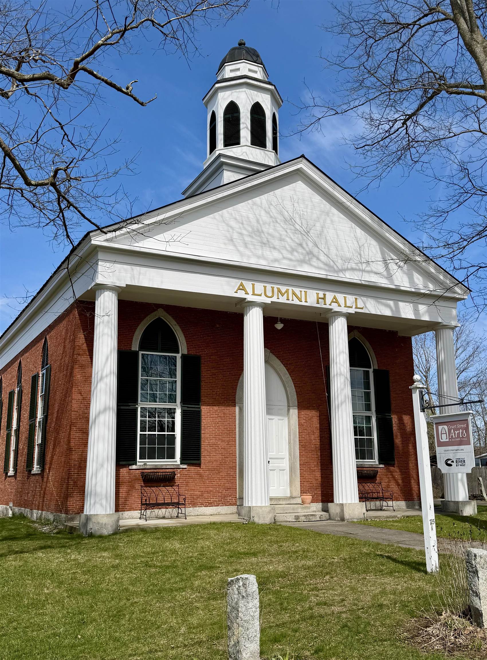 52 School St, Haverhill, NH 03765