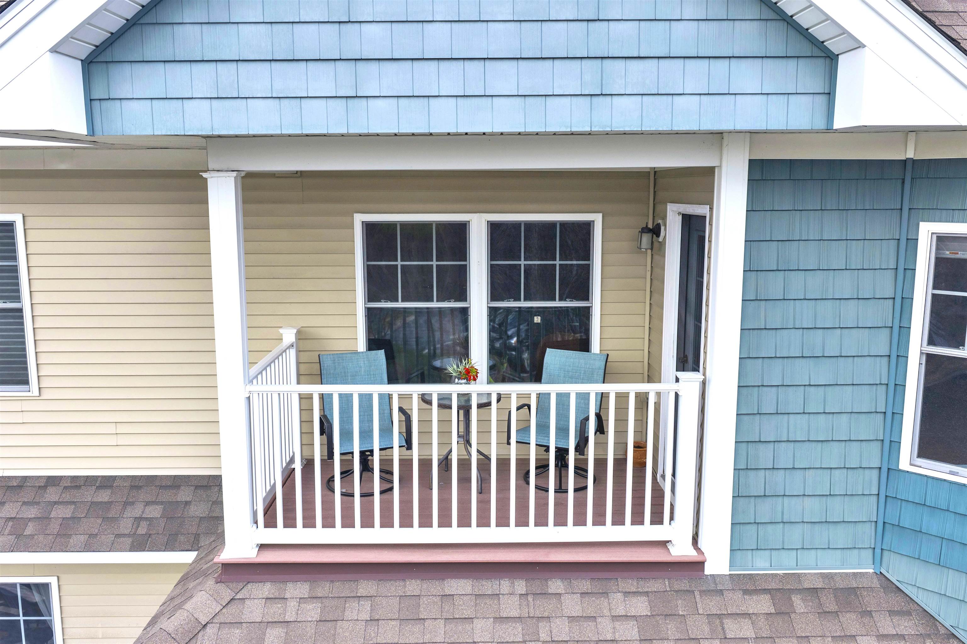 65 Hawthorne Dr, Bedford, NH 03110