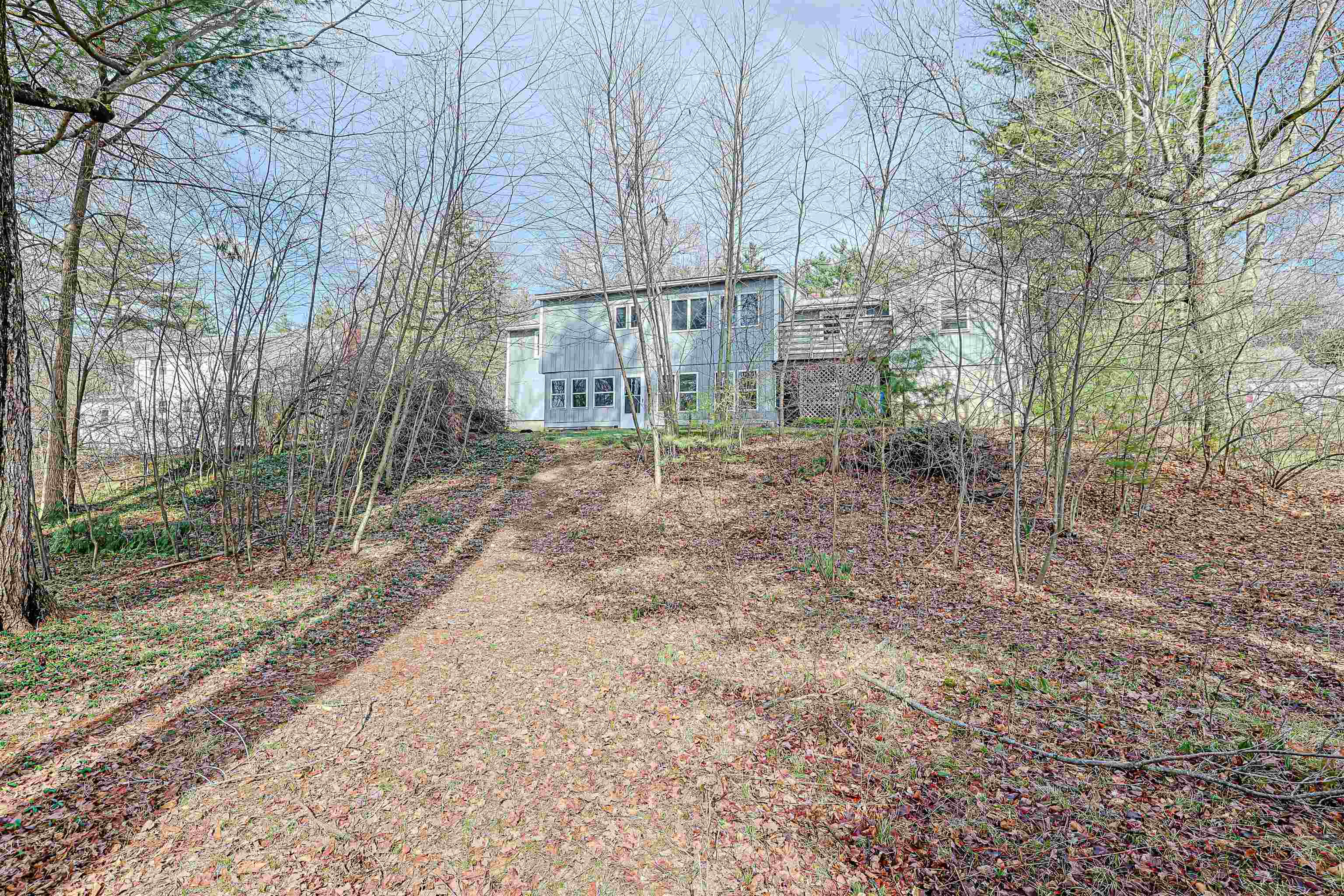 10 Westborn Dr, Merrimack, NH 03054