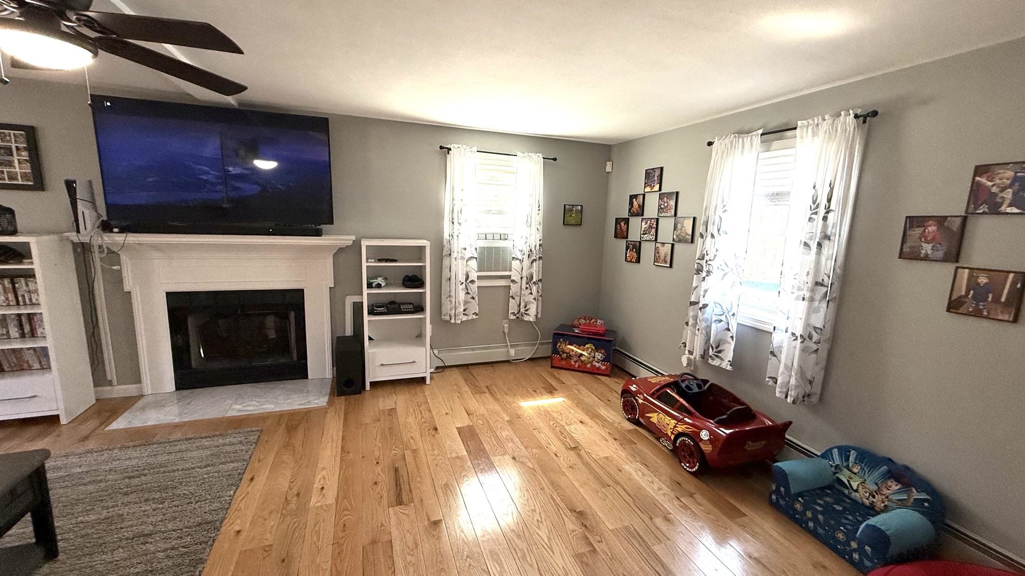 14 Garvin Rd, Derry, NH 03038