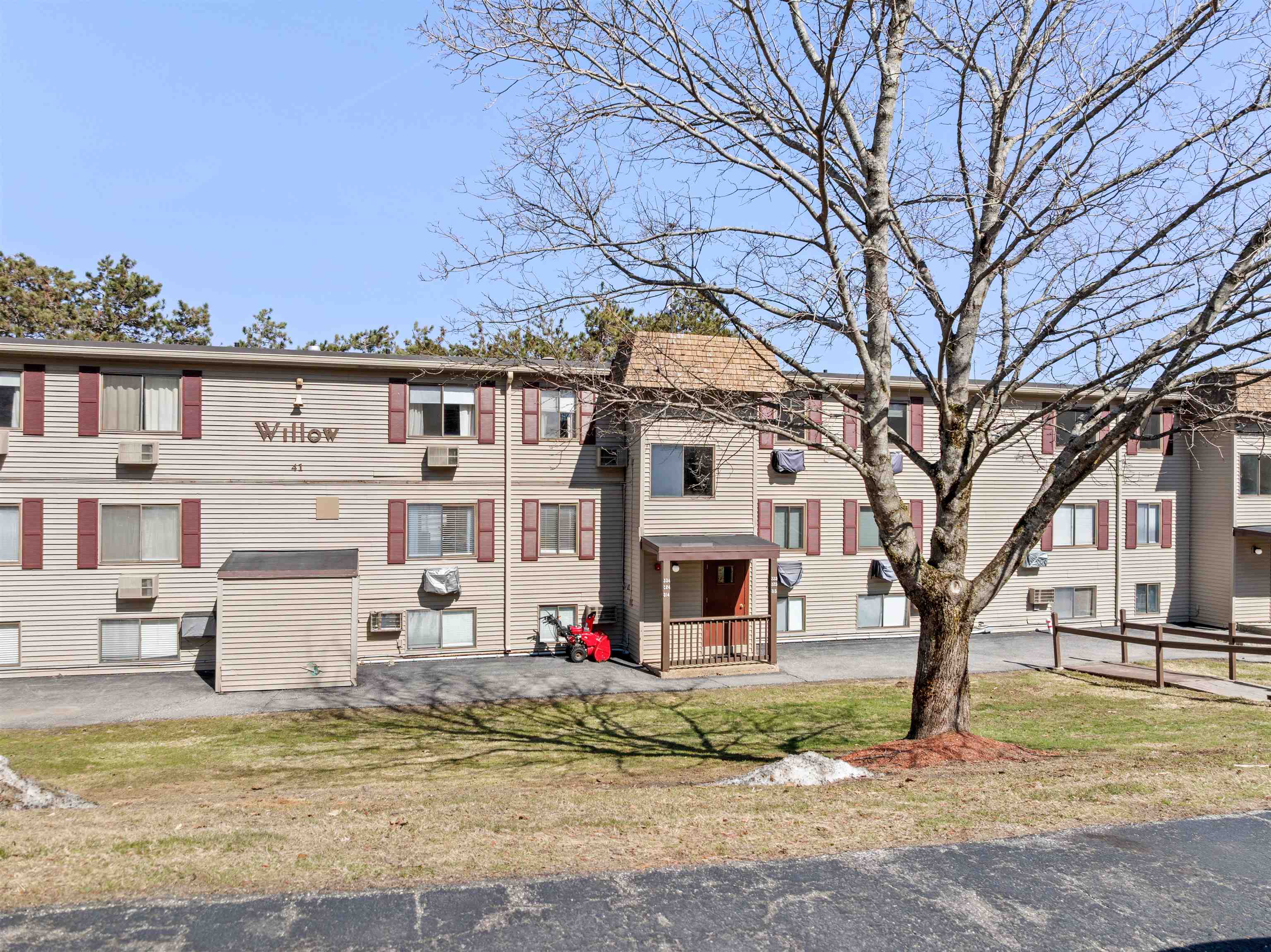 41 Treetop Cir, Laconia, NH 03246