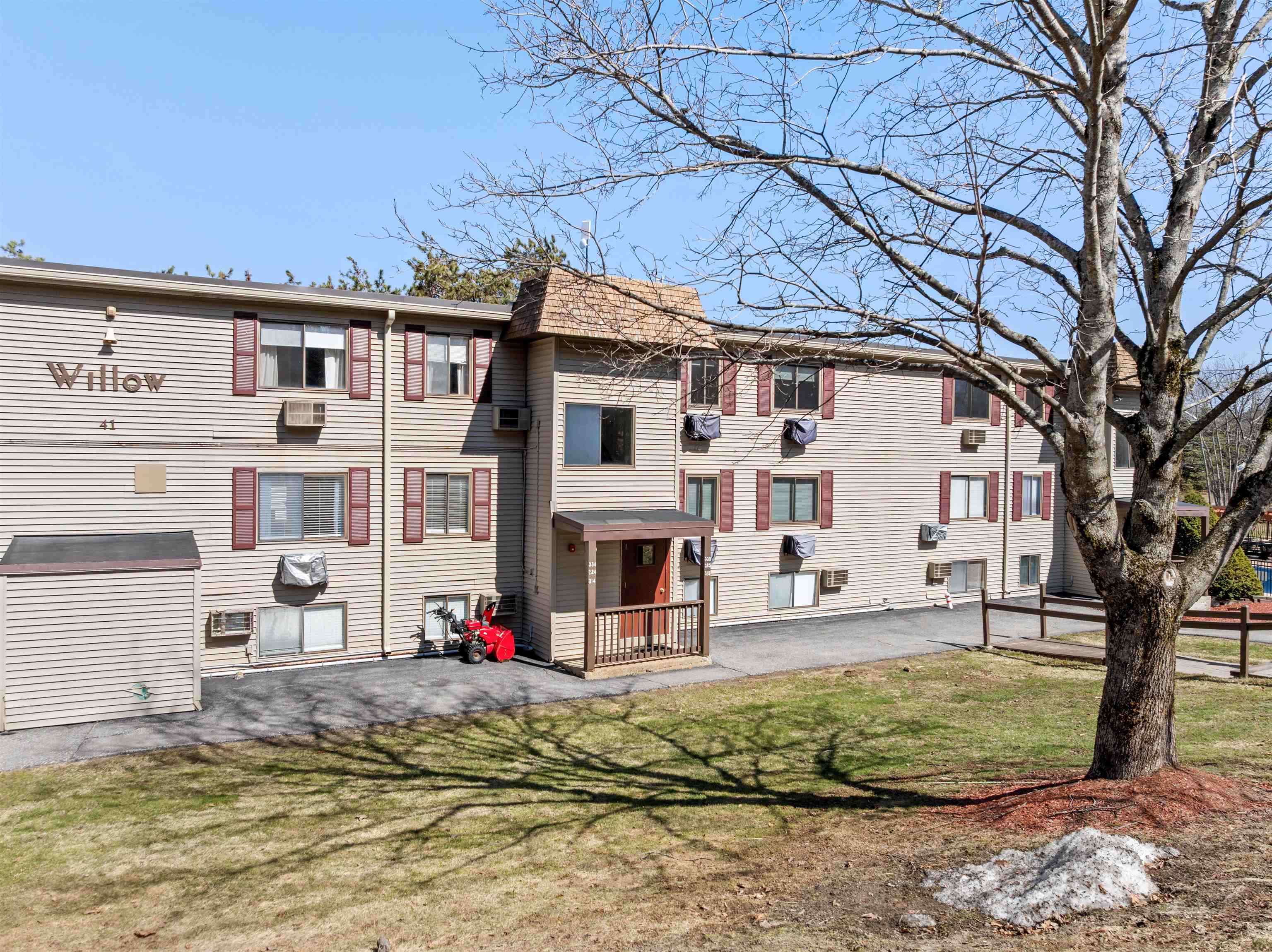 41 Treetop Cir, Laconia, NH 03246