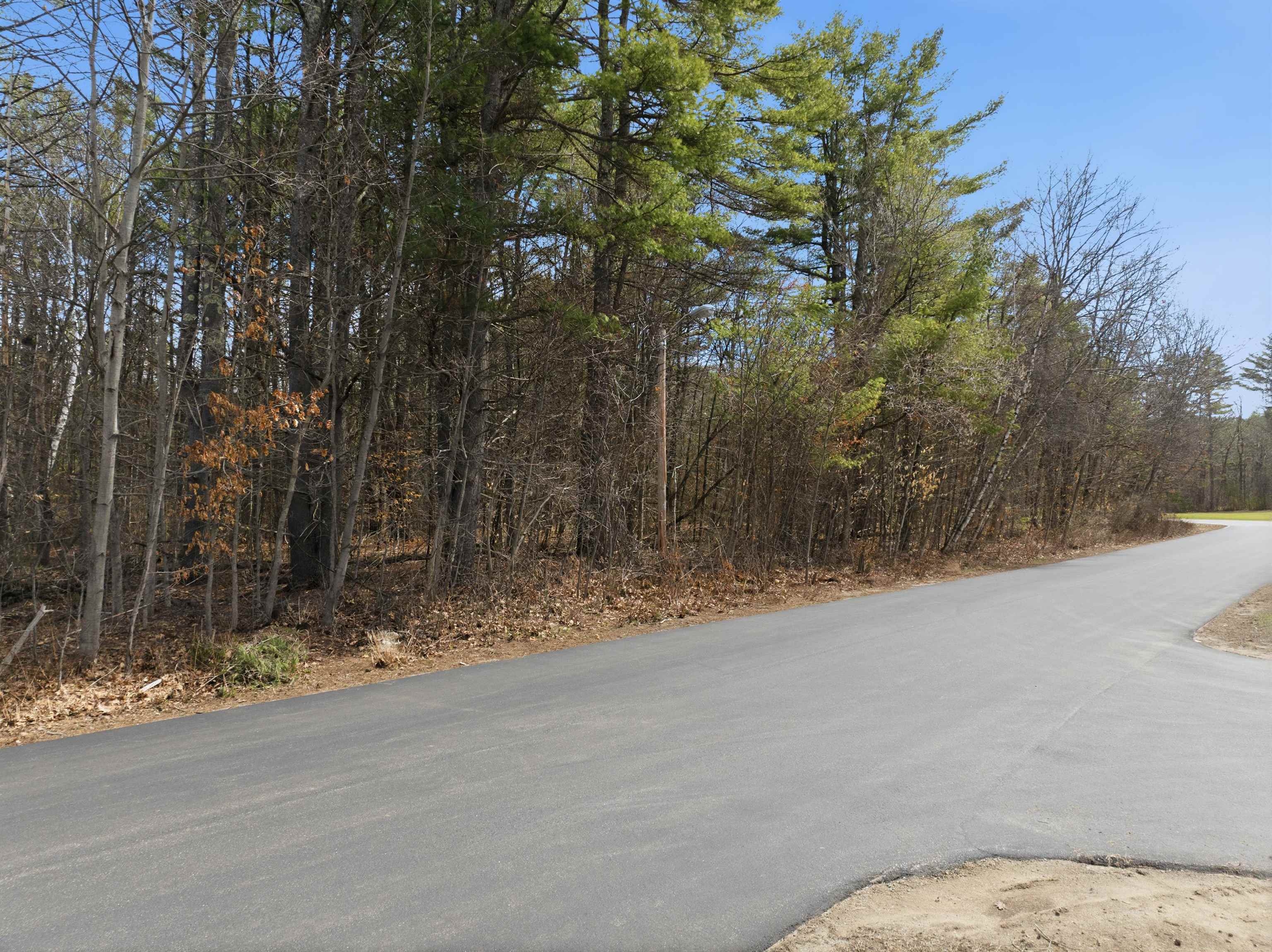 16 Fairway Dr, Ashland, NH 03217