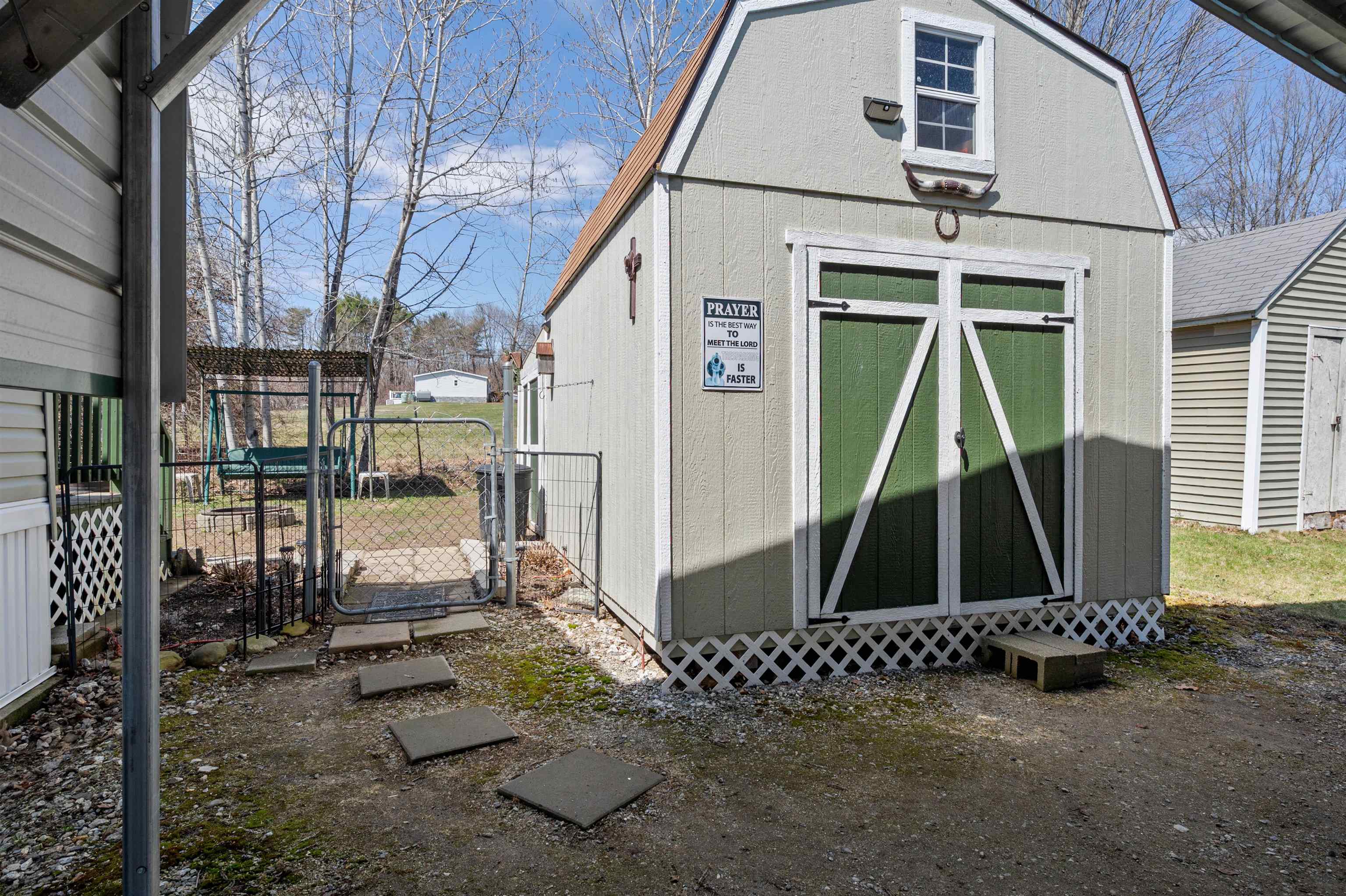 7 Lilac Ln, Pittsfield, NH 03263