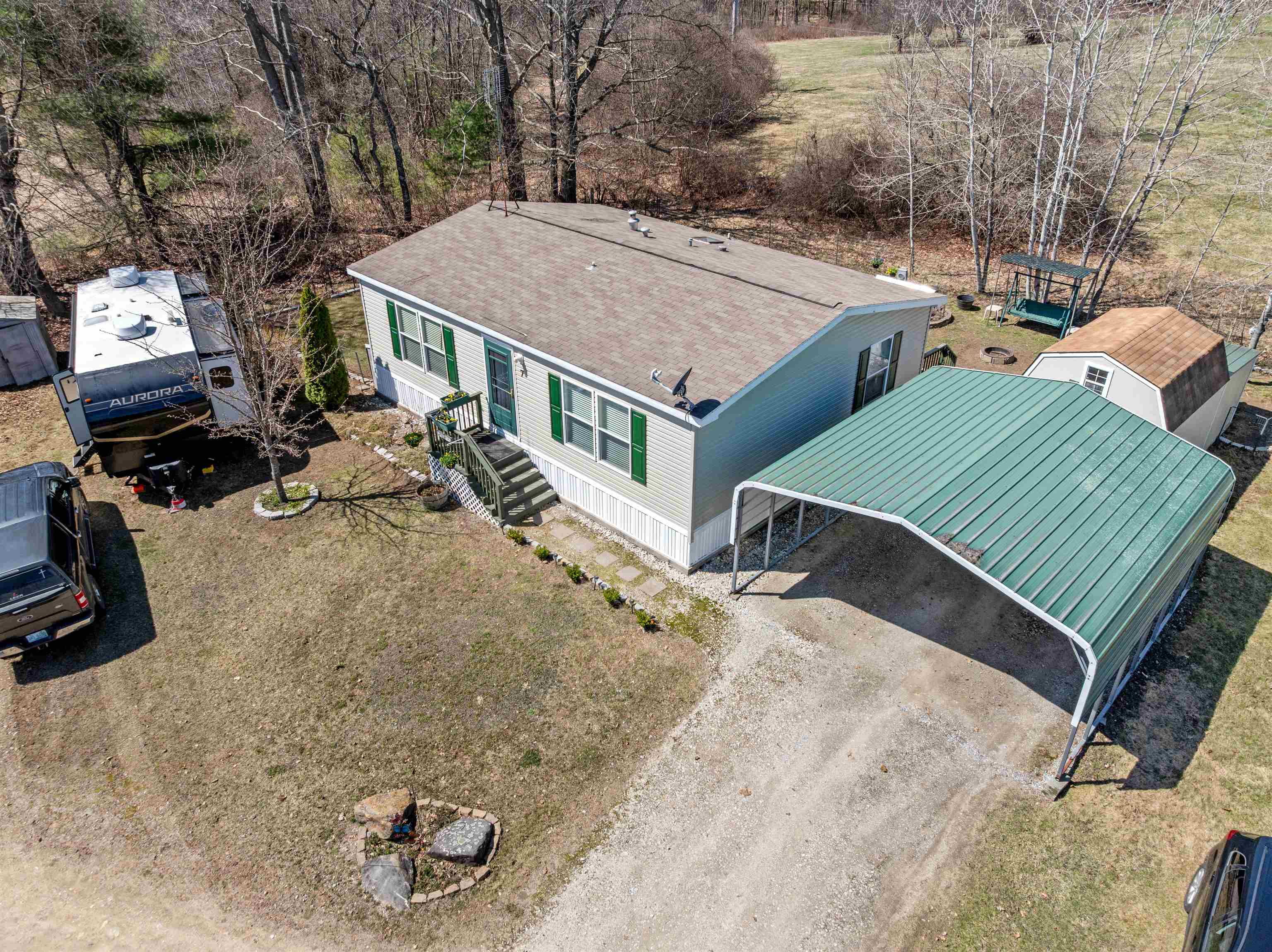 7 Lilac Ln, Pittsfield, NH 03263