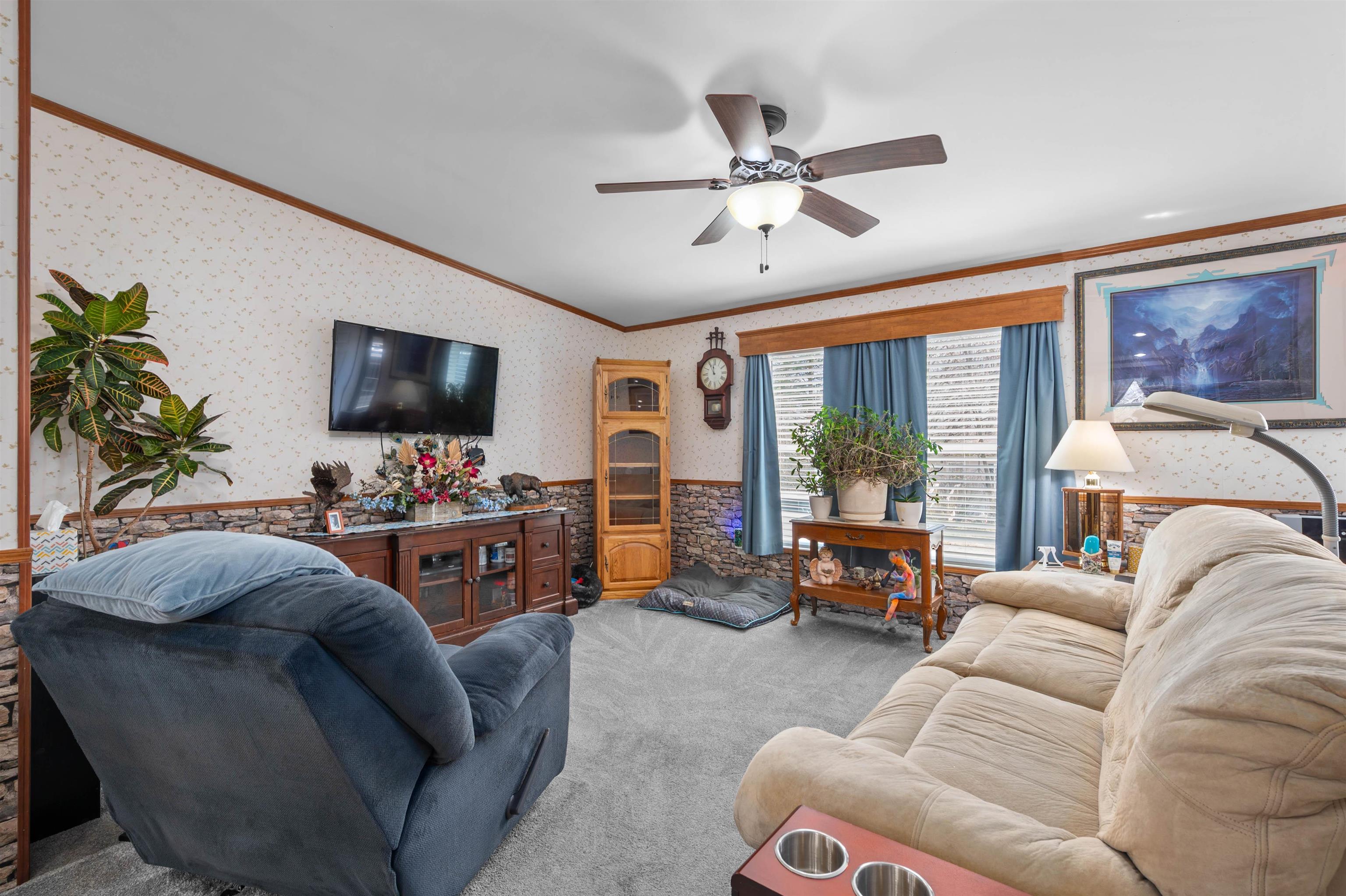 7 Lilac Ln, Pittsfield, NH 03263