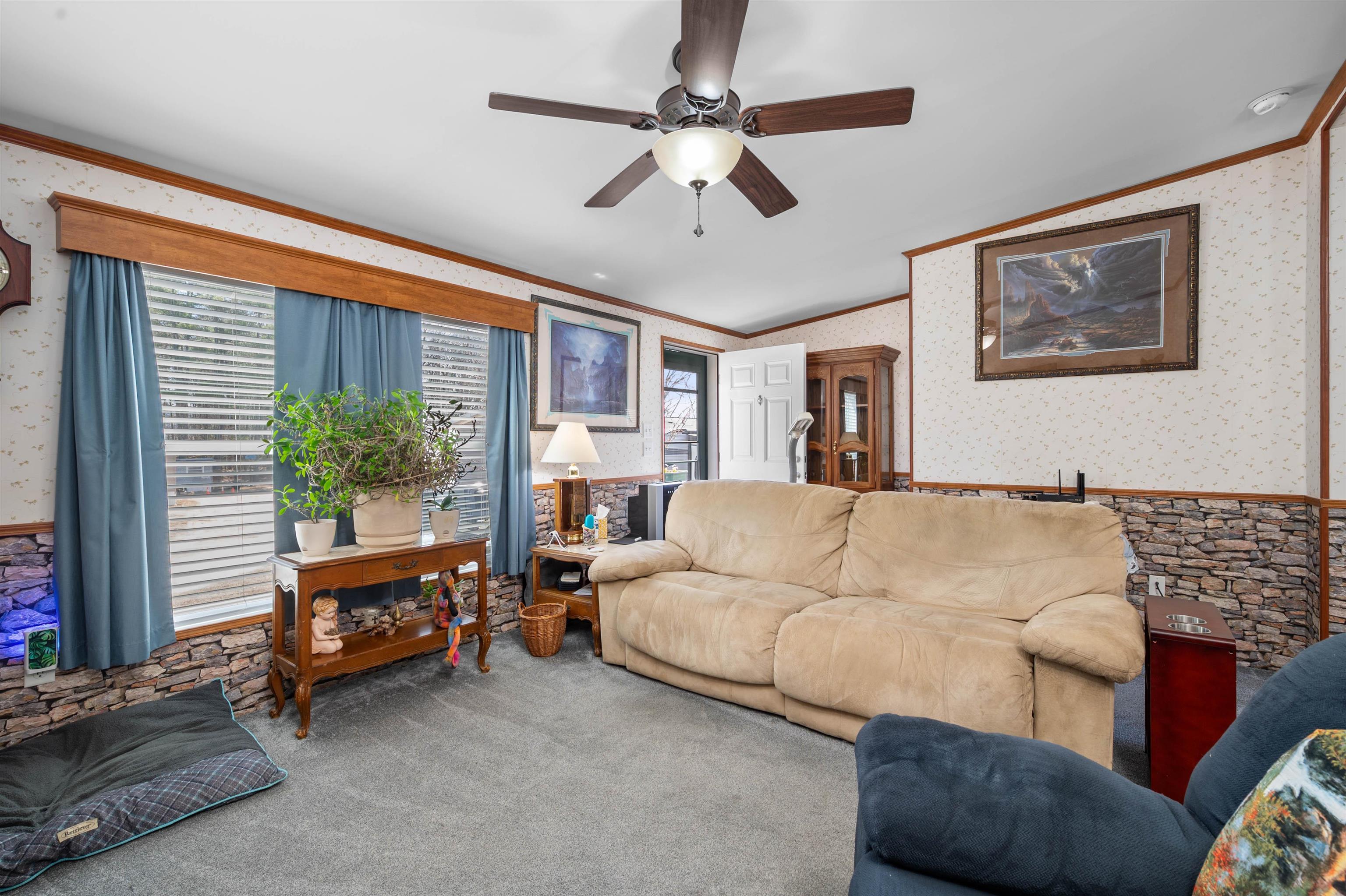 7 Lilac Ln, Pittsfield, NH 03263