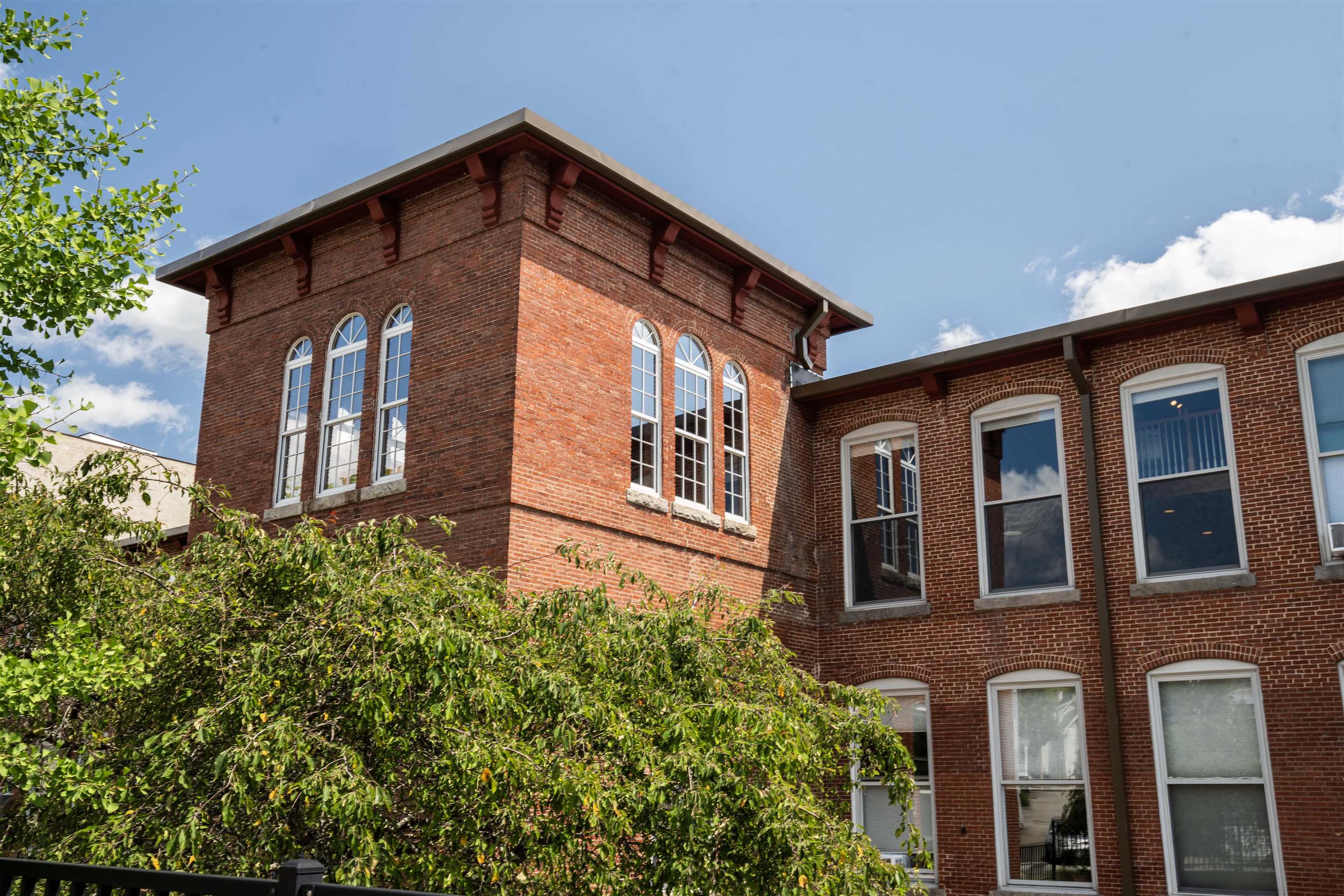 125 Main St #62, Newmarket, NH 03857