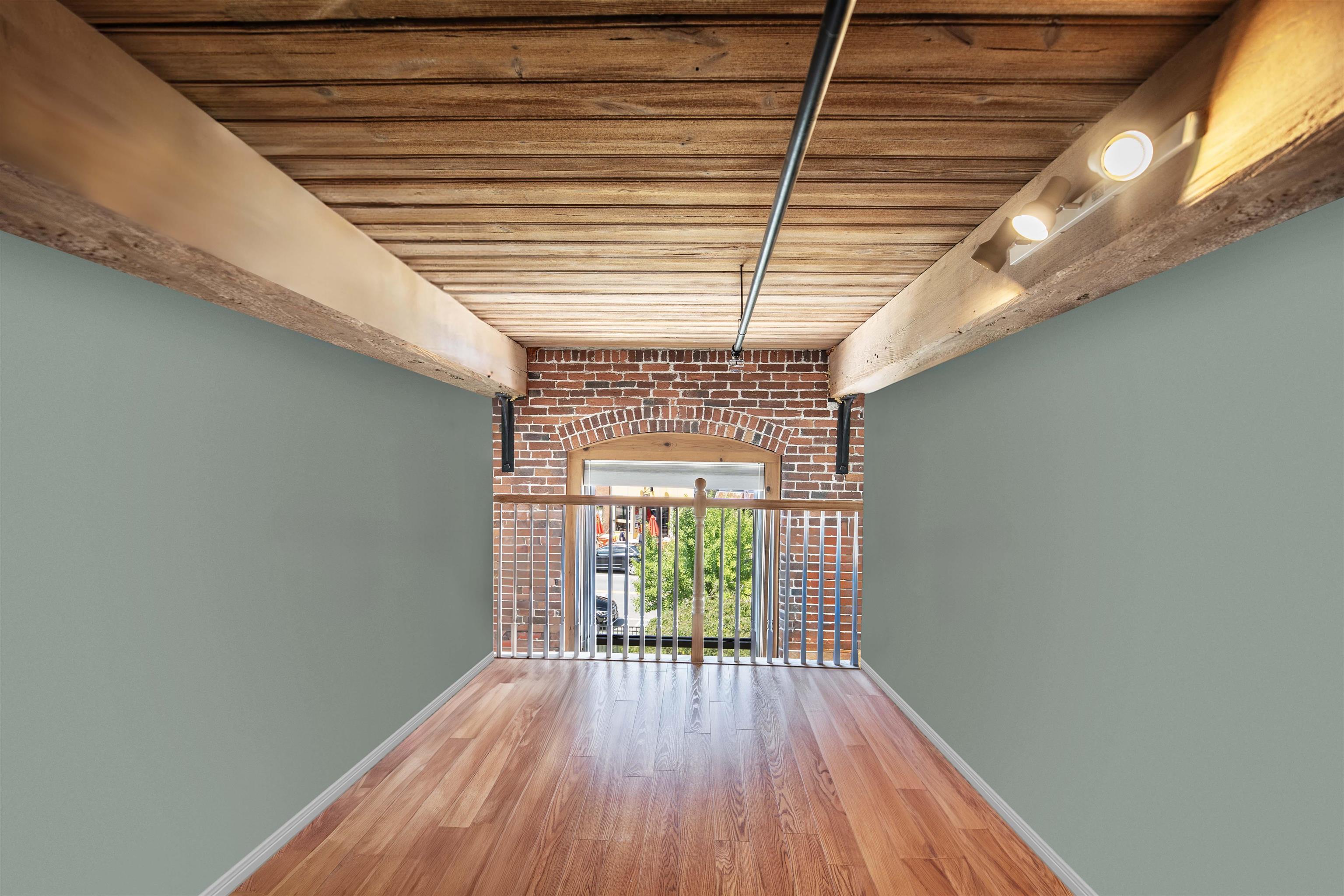 125 Main St, Newmarket, NH 03857