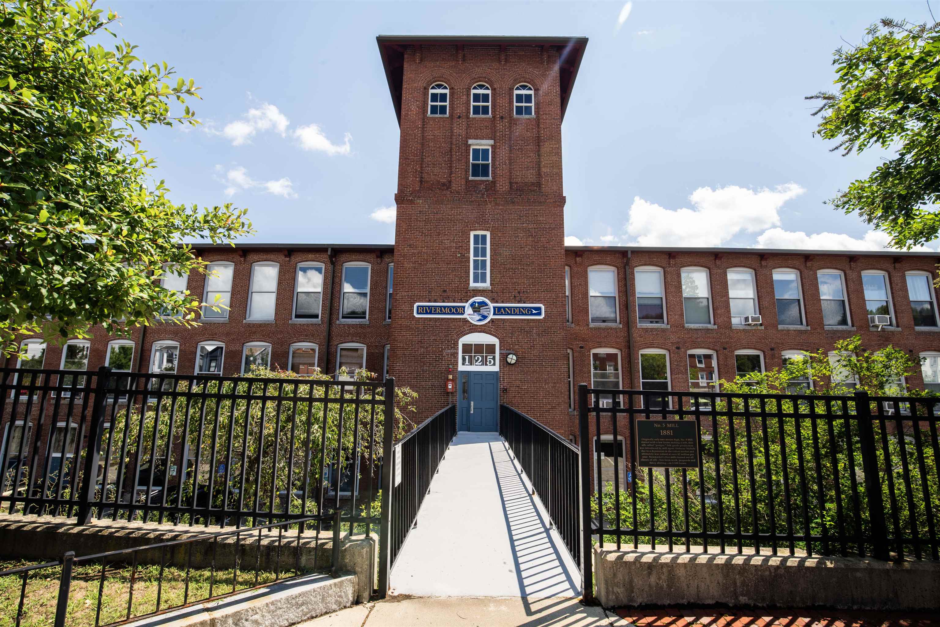 125 Main St, Newmarket, NH 03857