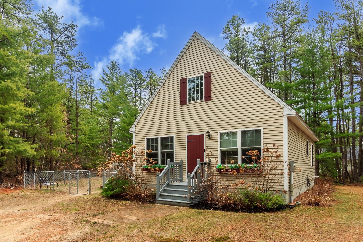 439 Silver Pine Ln, Tamworth, NH 03886