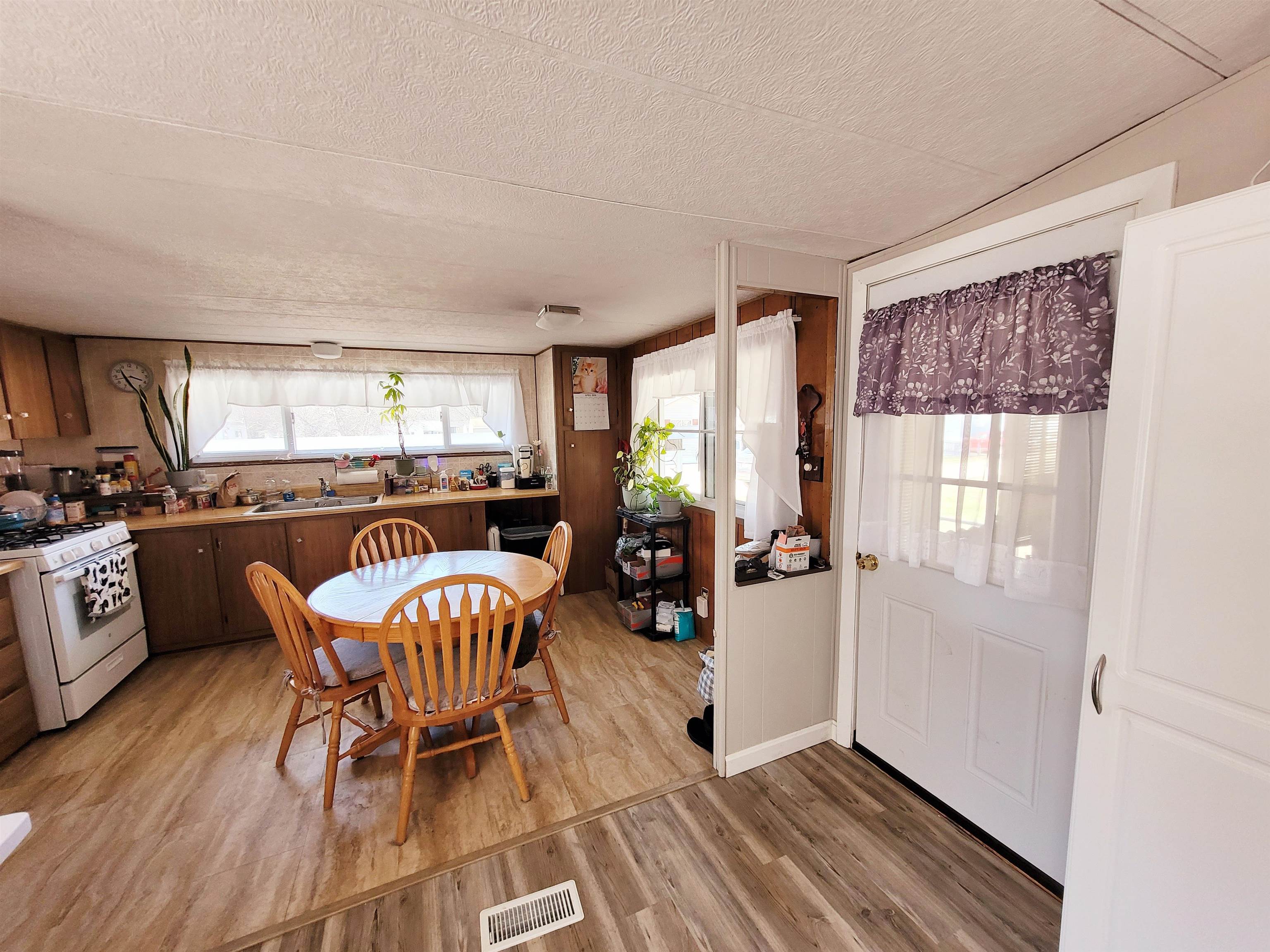 7 Skyview Dr, Nashua, NH 03062