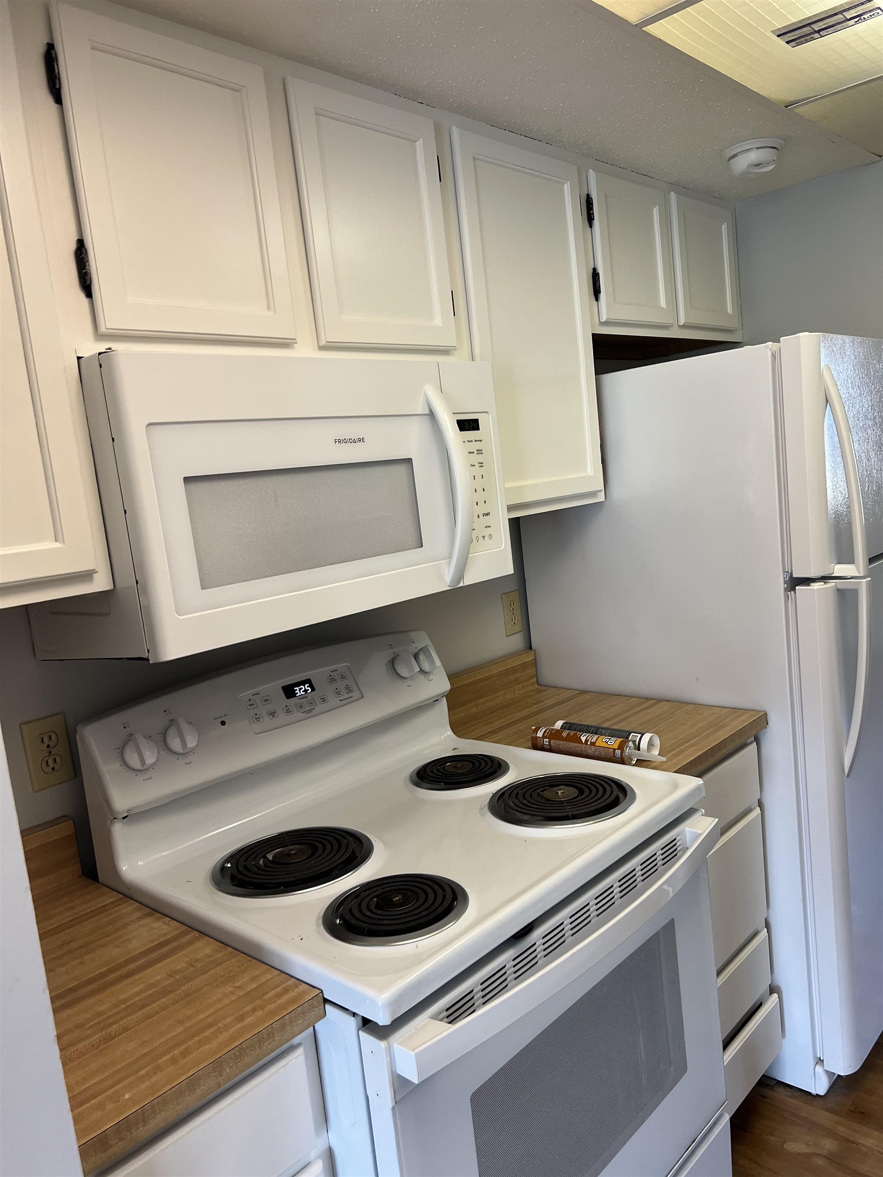 806 Cocheco Ct, Dover, NH 03820