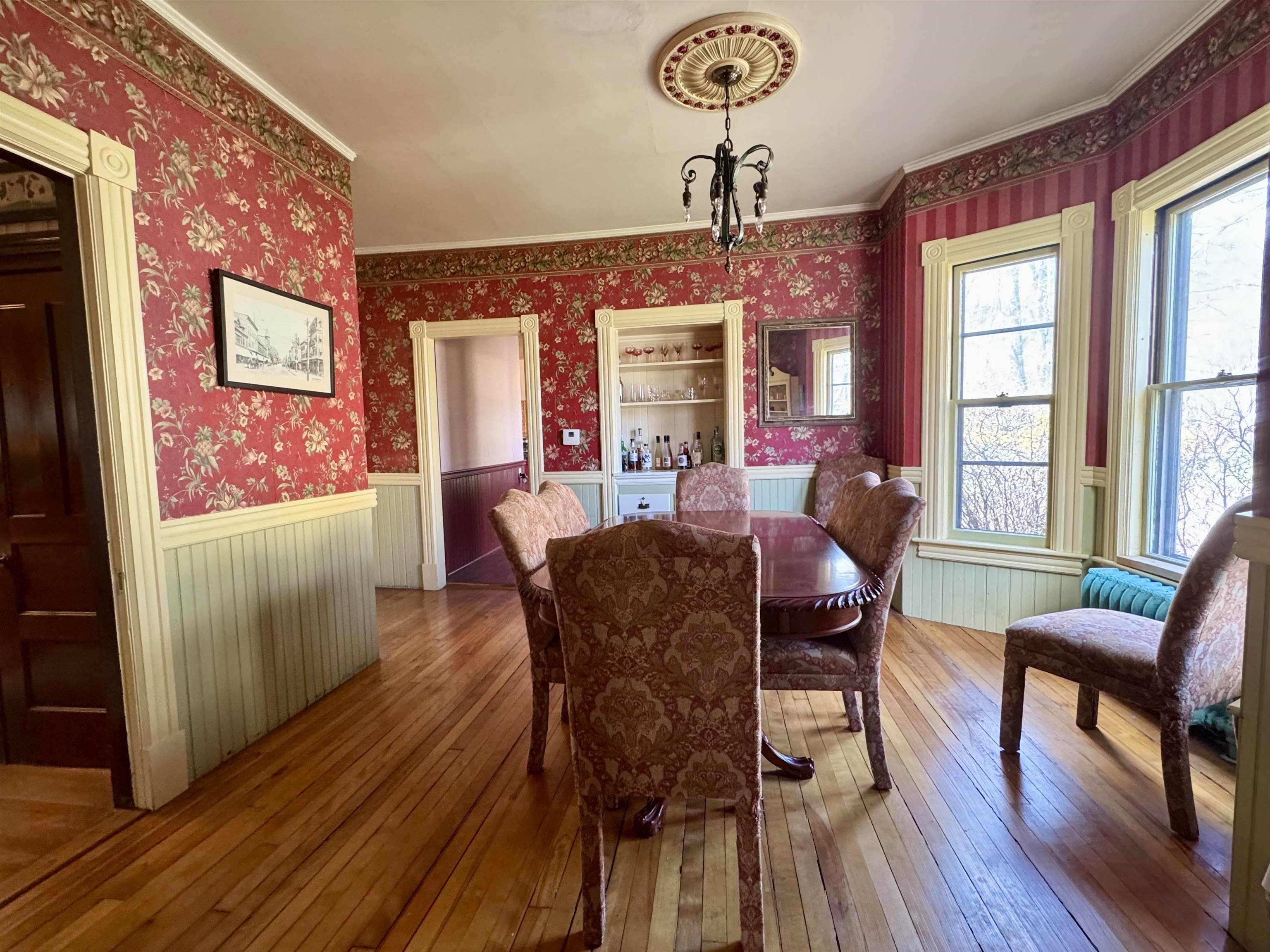 Dining Room 25050240