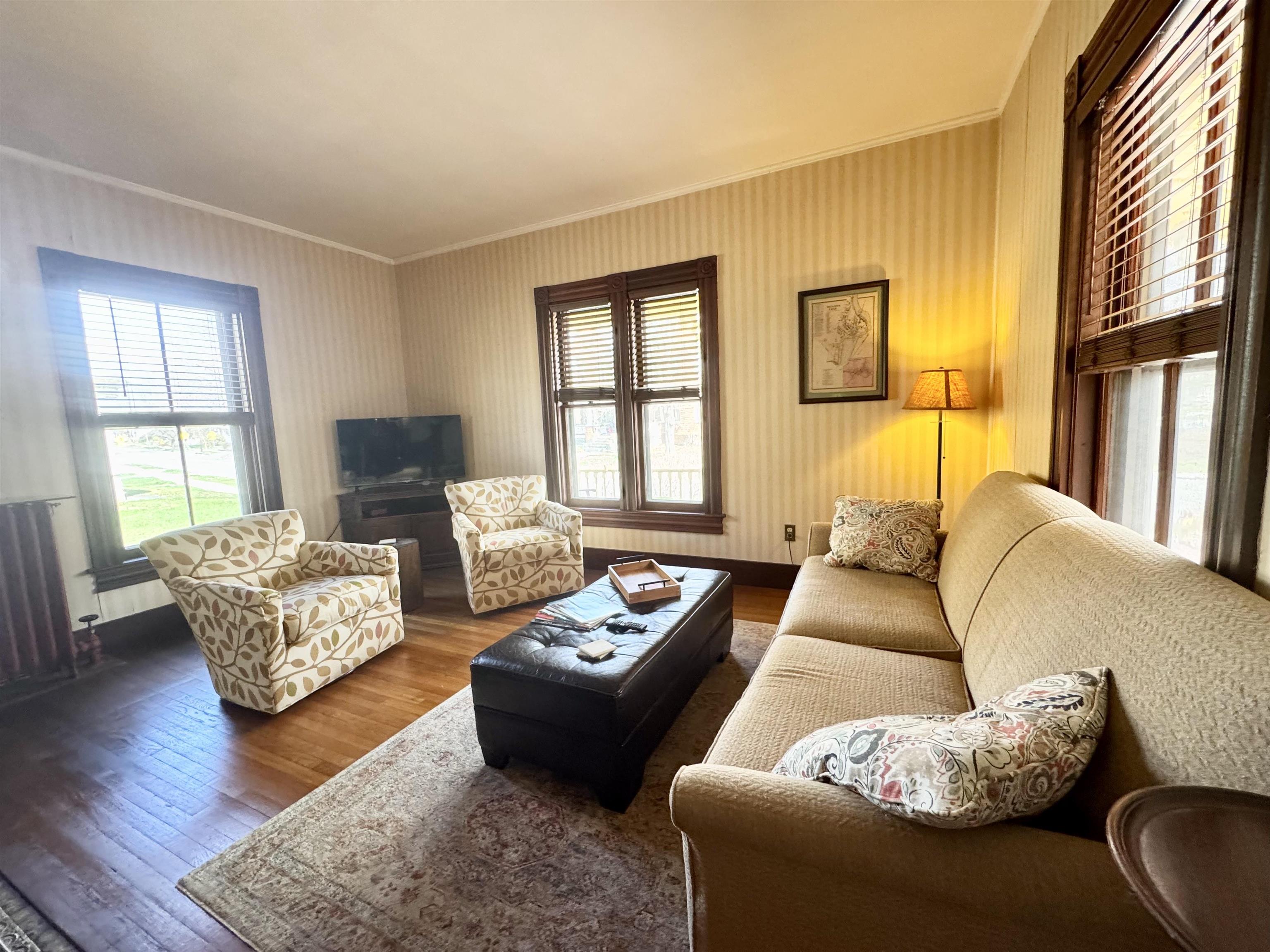 Living Room 25050244